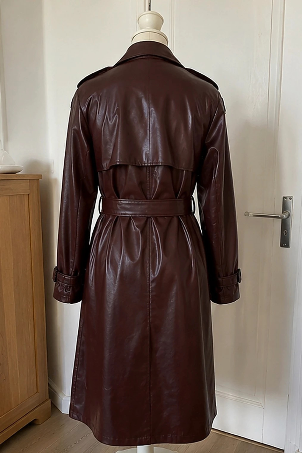 Trench long similicuir rouge foncé taille M – Vovra – taille M / 38 / 10 2