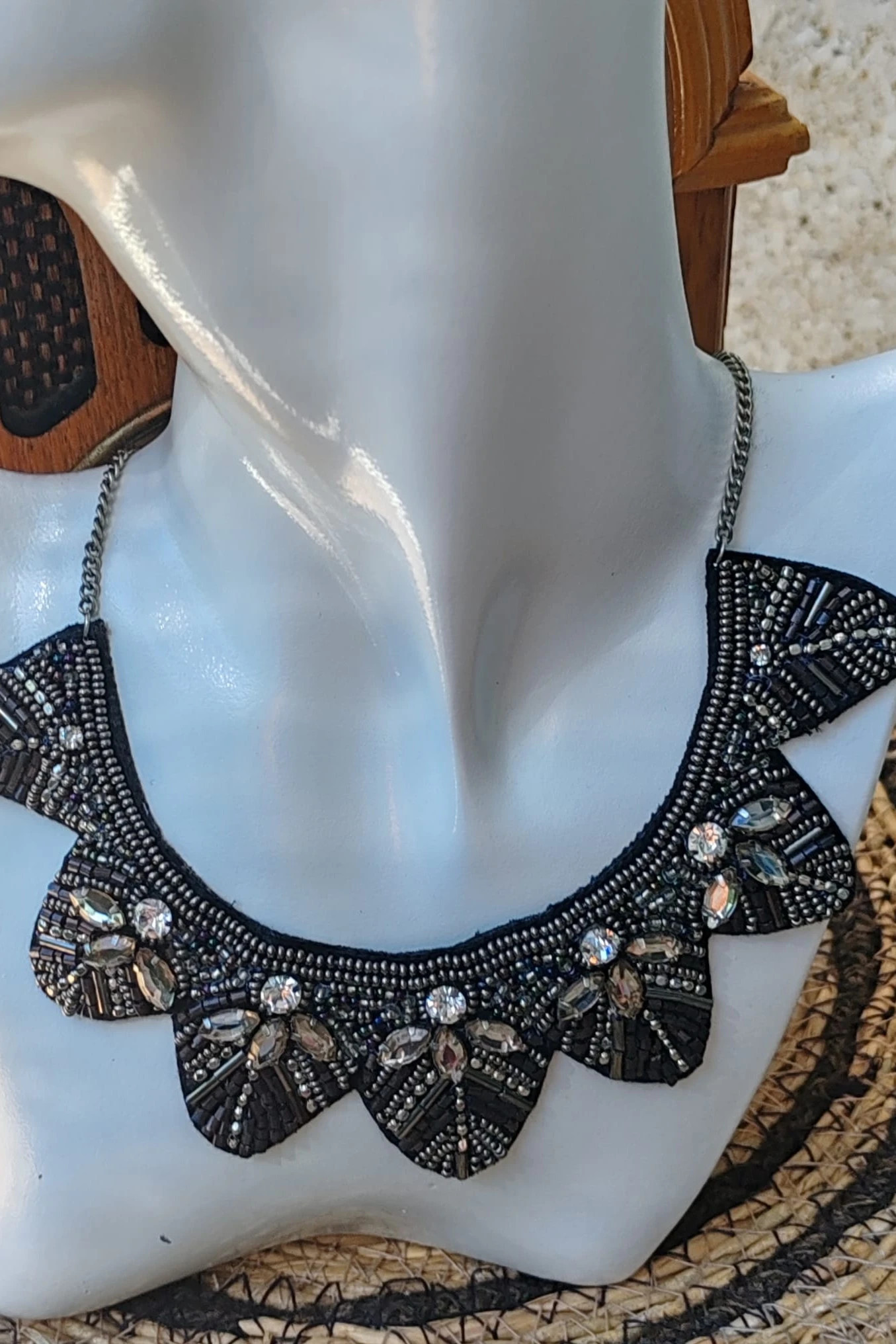 Collar babero bordado pedrería negro plateado / Collier plastron brodé / Collana pettorina ricamata 2