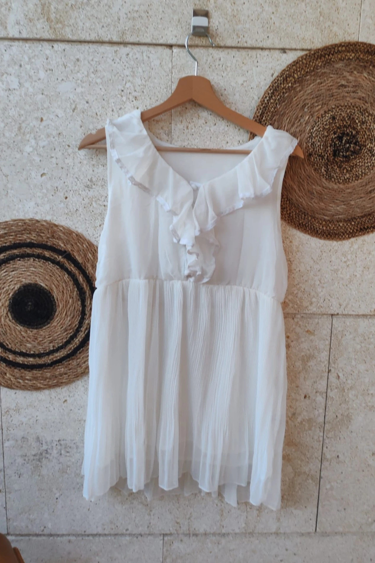 Robe courte plissée blanche Gràcia M / Vestido corto blanco plisado Gràcia M / White Dress – Gracia dorada – taille M / 38 / 10
