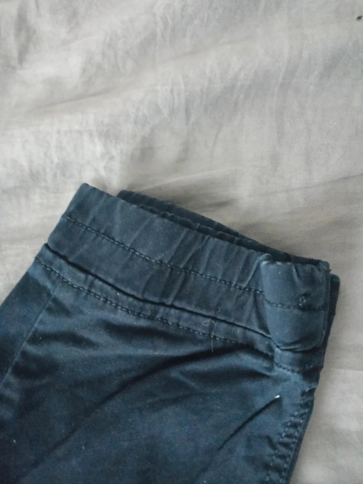 🔵 Pantalon bleu foncé garçon – coupe droite avec élastique classique 🔵 – Kiabi – taille S 4
