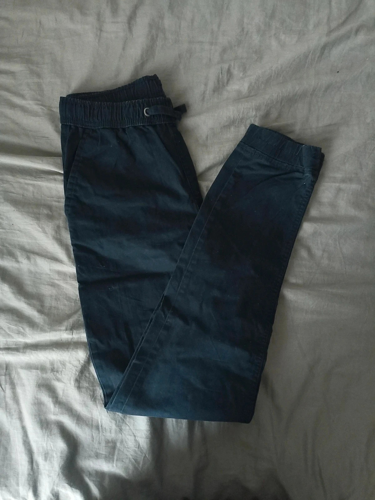 🔵 Pantalon bleu foncé garçon – coupe droite avec élastique classique 🔵 – Kiabi – taille S 3