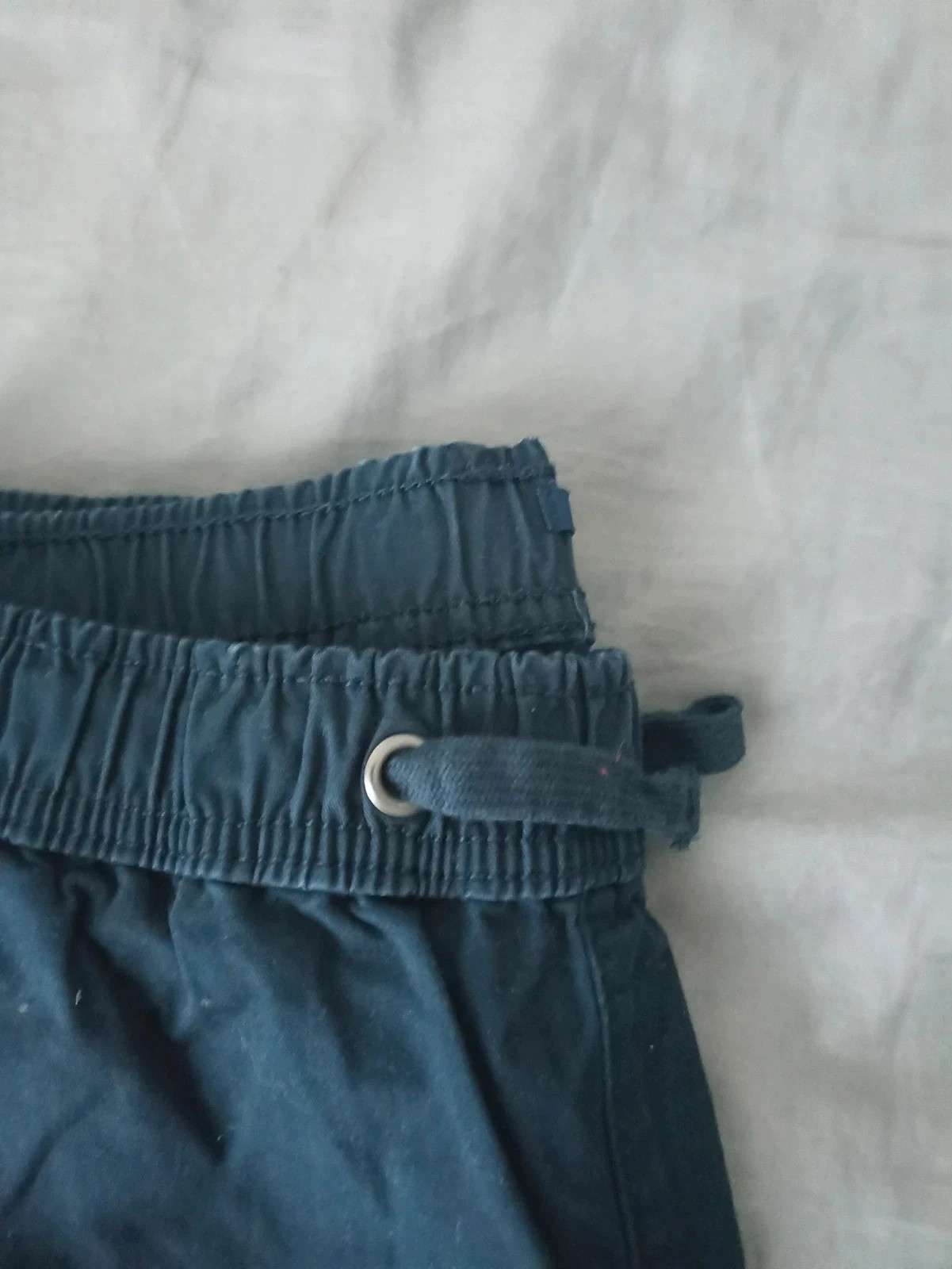 🔵 Pantalon bleu foncé garçon – coupe droite avec élastique classique 🔵 – Kiabi – taille S 5