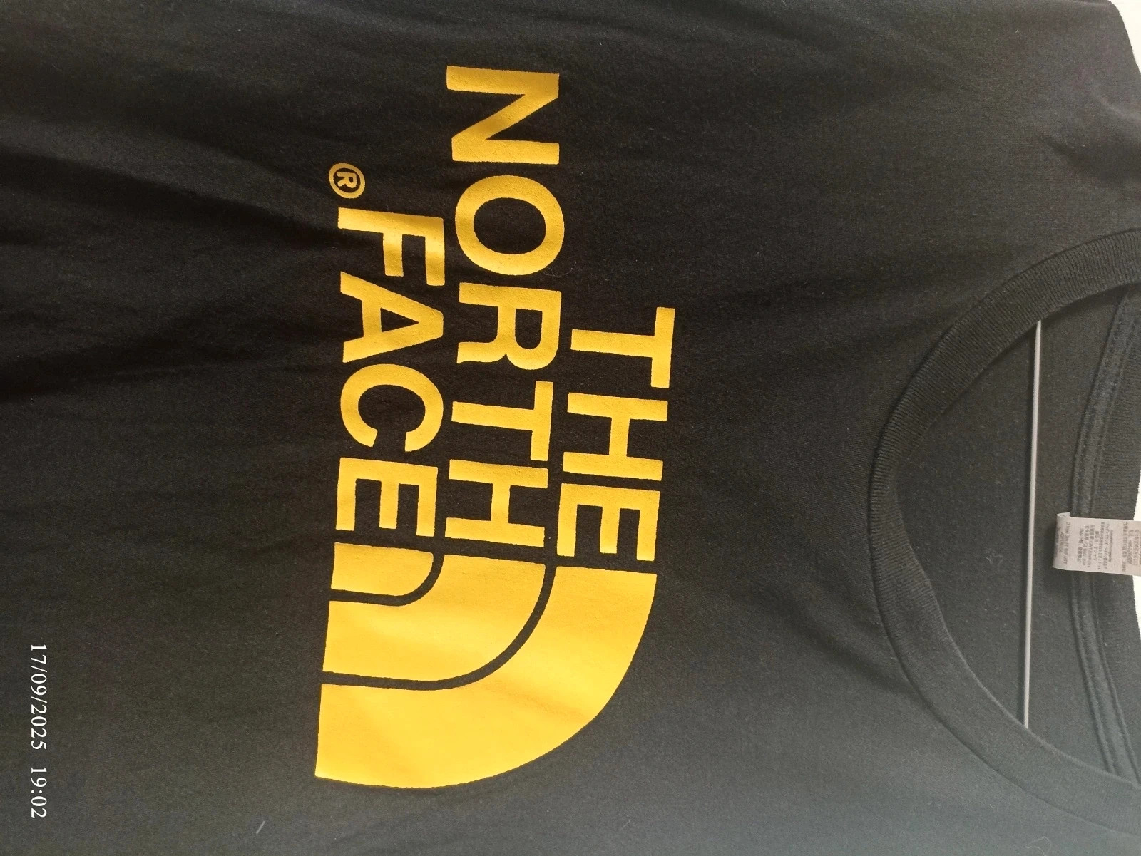 T-shirt noir imprimé The North Face jaune – The North Face – taille M 4