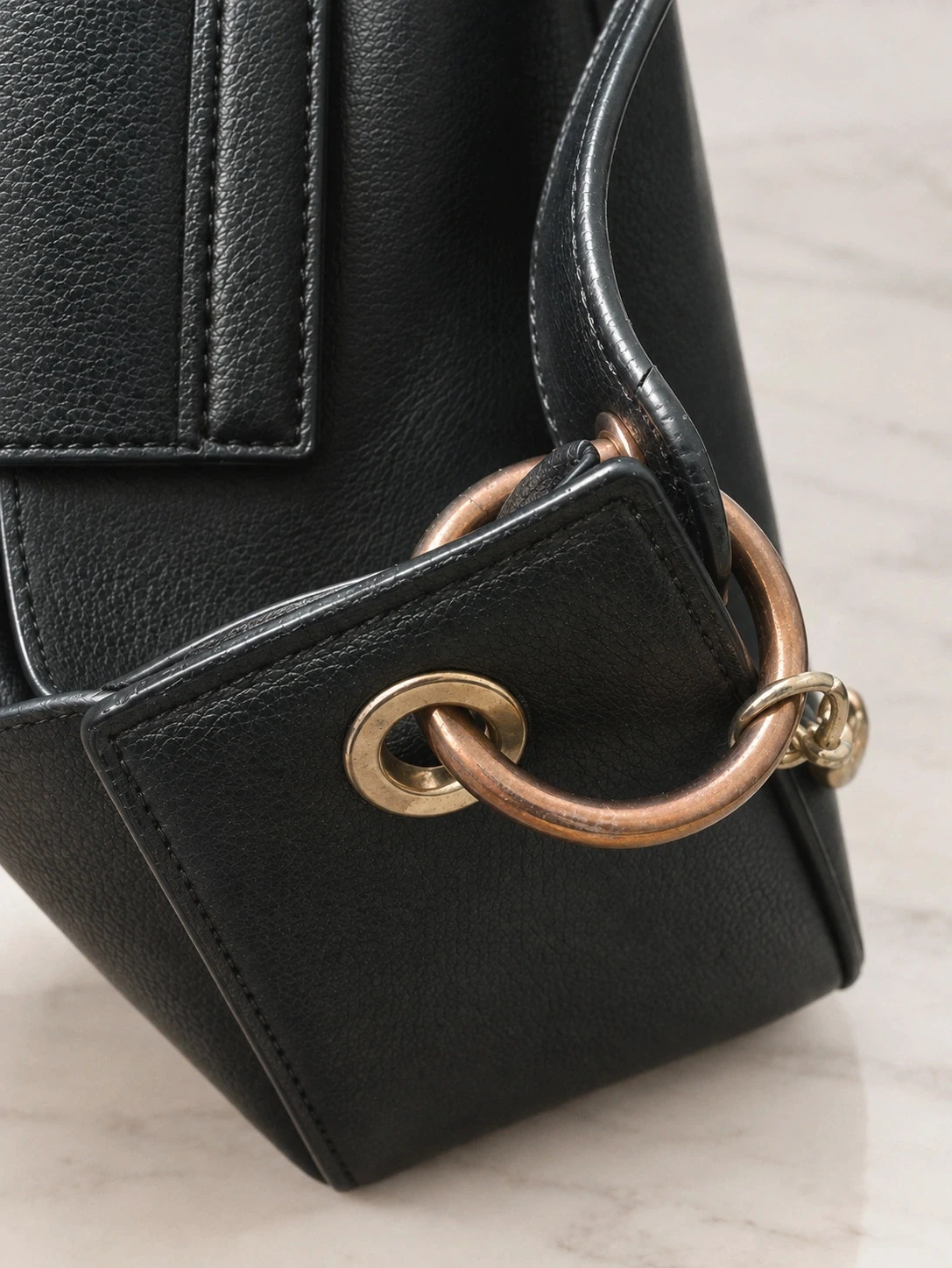 👜 Sac à main ZARA noir – élégant & intemporel – Zara 4