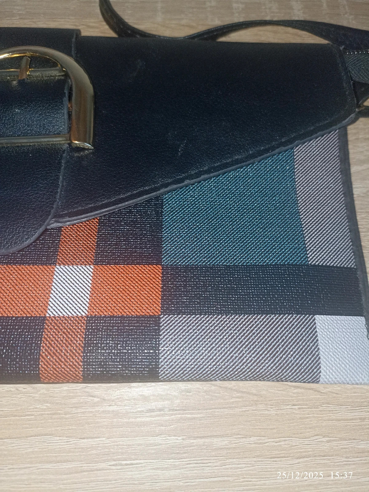Sac à main noir à motif carreaux – Élégant & intemporel – Tendance 5