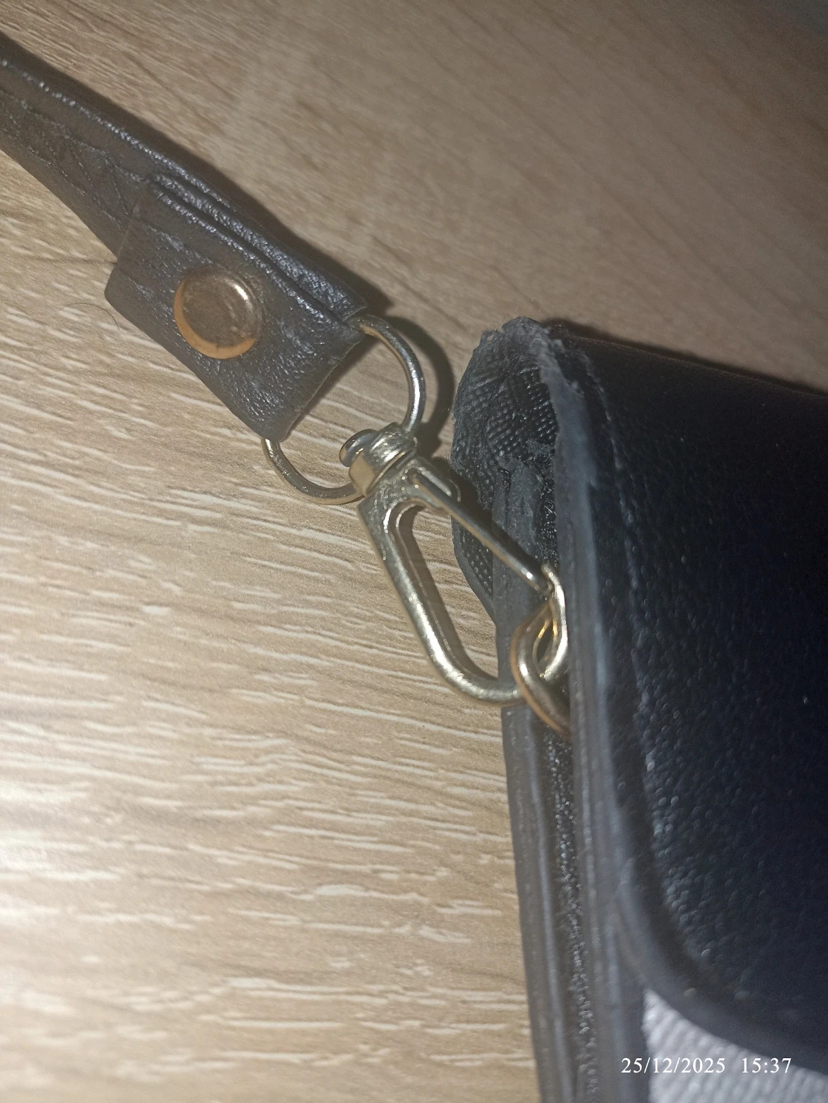 Sac à main noir à motif carreaux – Élégant & intemporel – Tendance 3