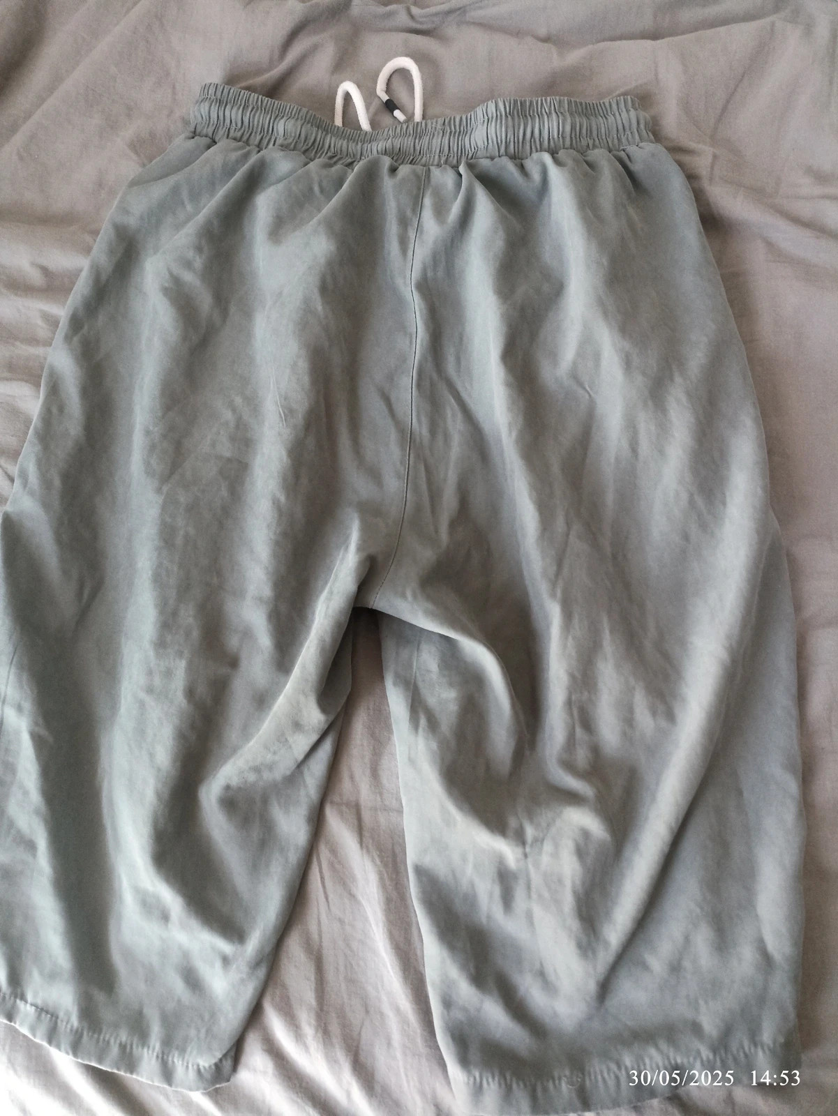🩳 Short gris avec inscription chinois– Très bon état – Shein – taille M 4