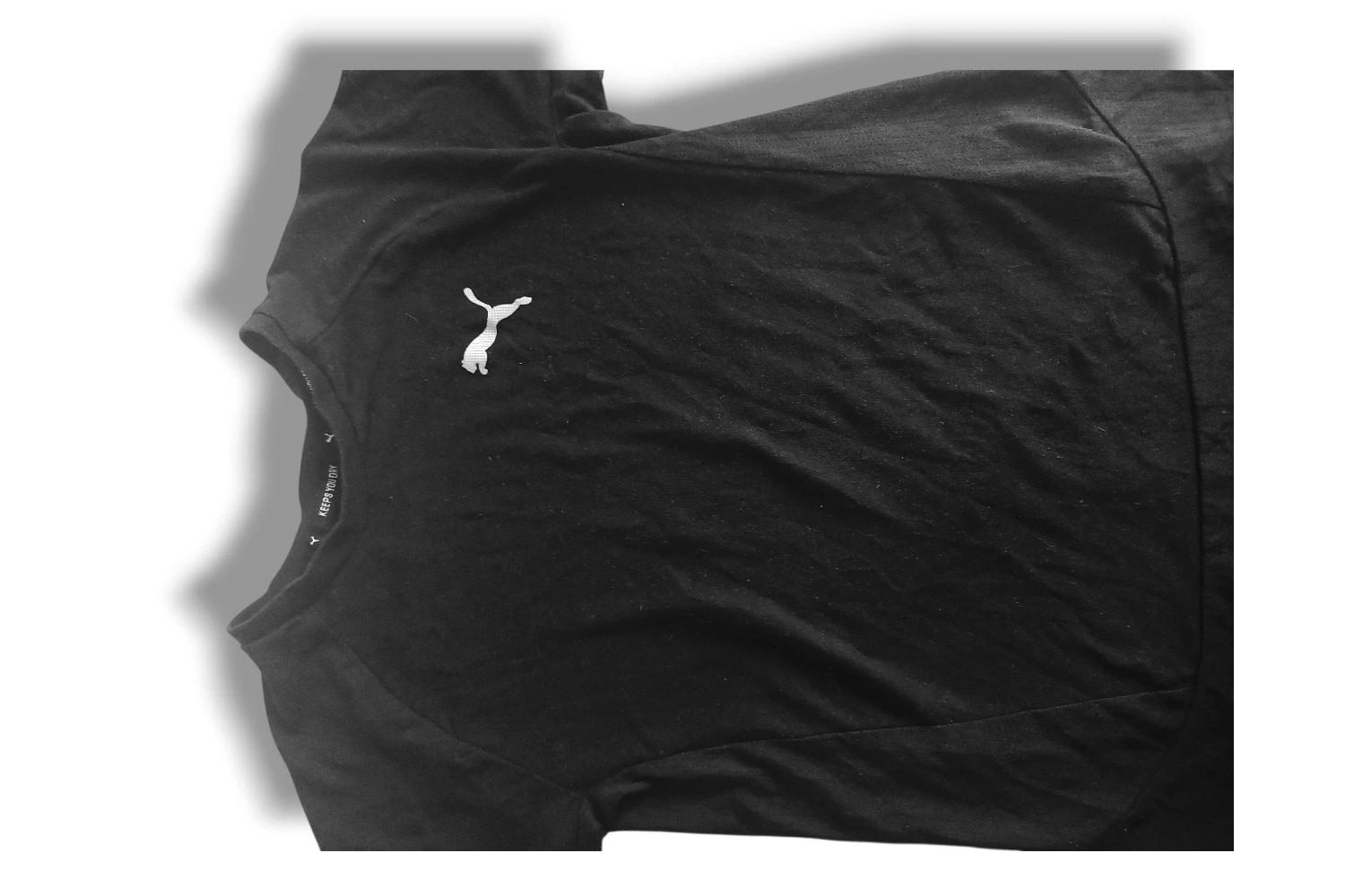 T-shirt sport Puma noir avec logo blanc sur la poitrineT-shirt Puma noir – Taille 12 ans a – Puma – taille 12 ans / 152 cm 2