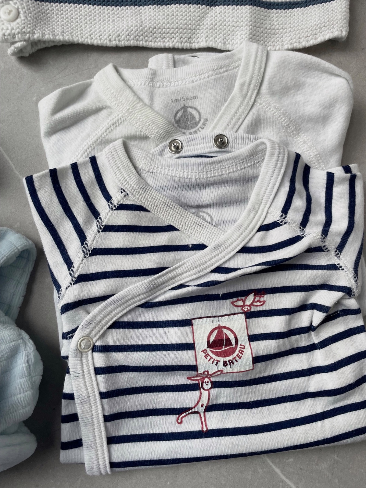 Lot de pyjamas/bodies/brassière 1 mois – Gémo – taille 3 mois 7