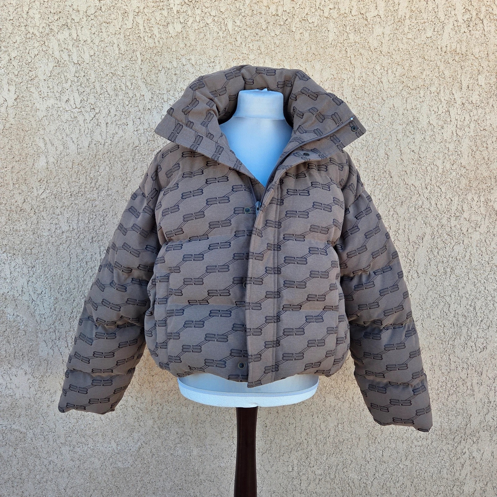 Doudoune manteau blouson coupe courte balenciaga taille XL/XXL