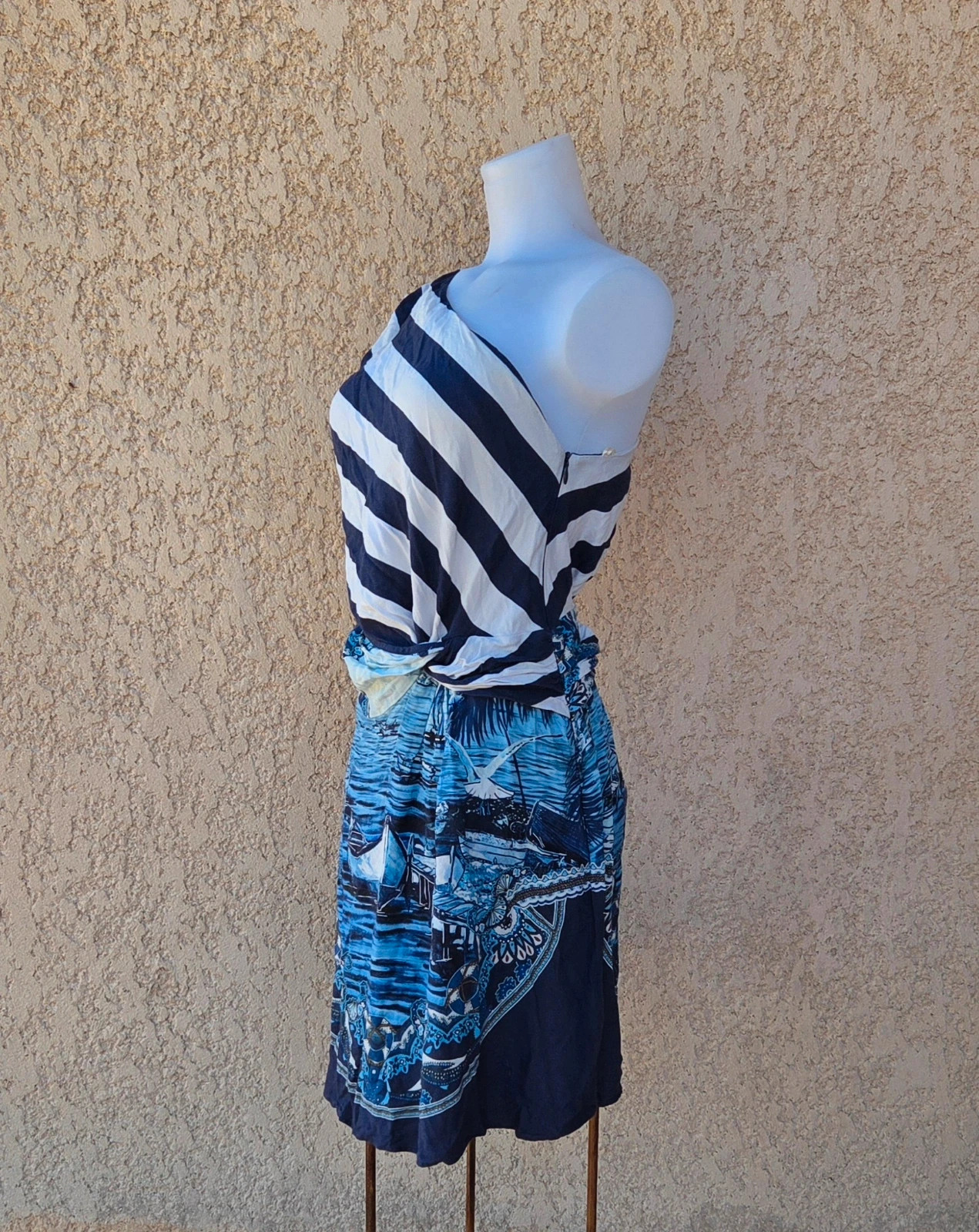 Robe farm rio épaule asymétrique cintré évasé motif taille M – Farm Rio – taille M / 38 / 10 2