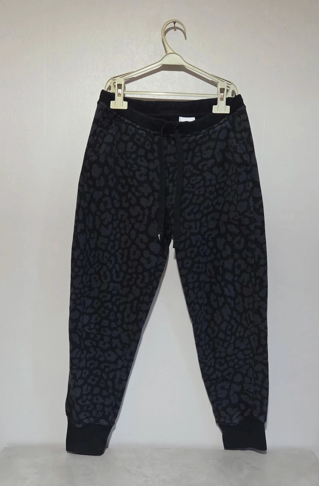 Ensemble survêtement jogging léopard nike noir gris taille XS/S – Nike – taille S / 36 / 8 4