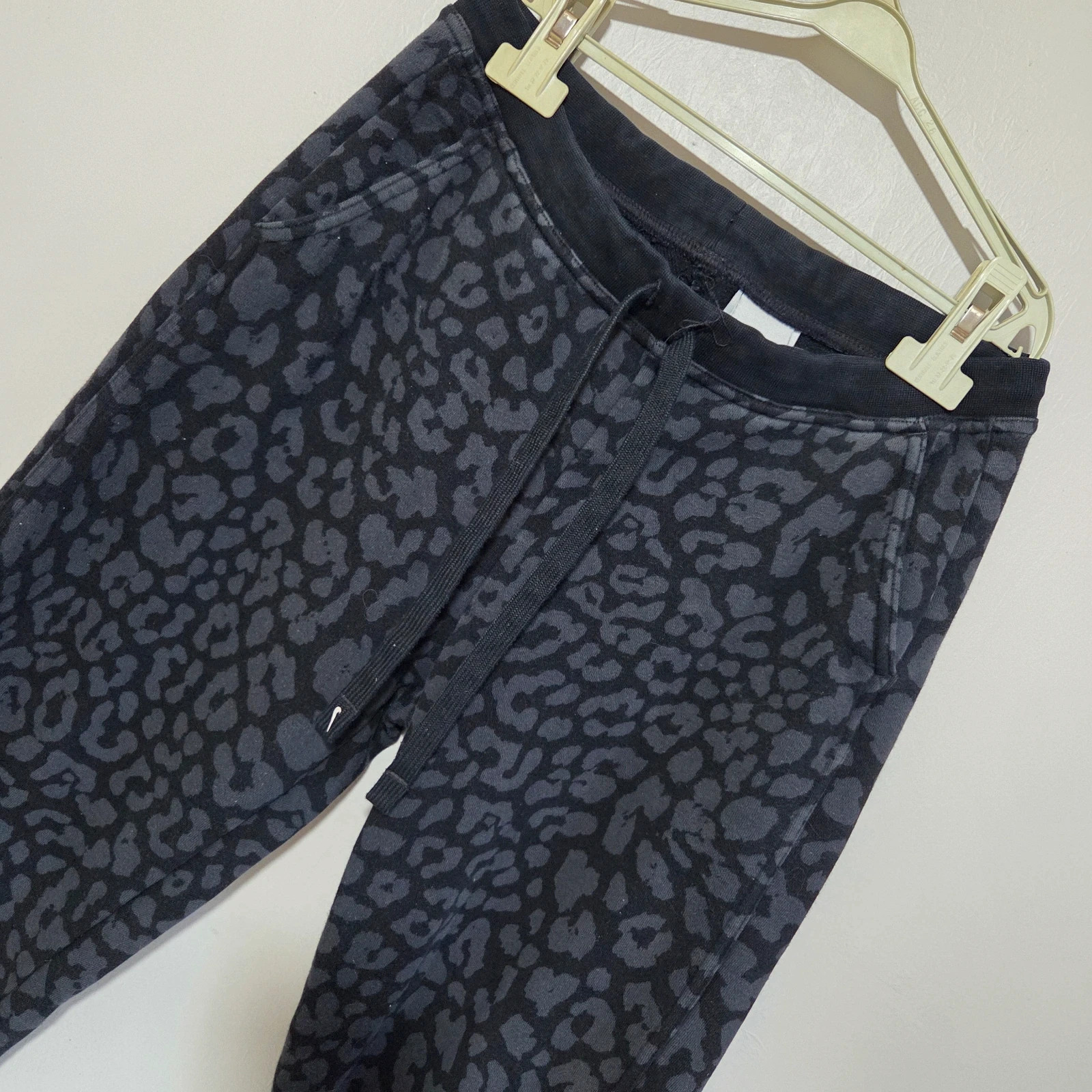 Ensemble survêtement jogging léopard nike noir gris taille XS/S – Nike – taille S / 36 / 8 5