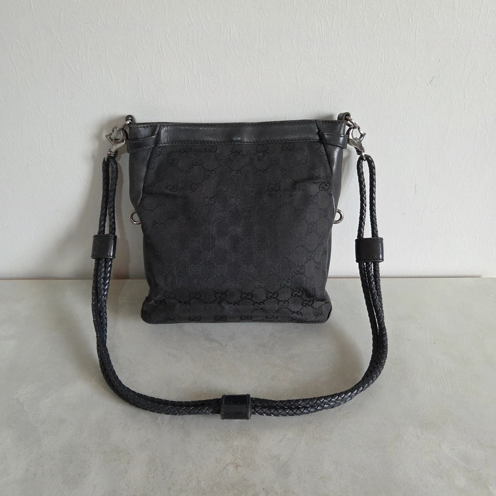Sac a main sacoche sac bandoulière Gucci vintage noir toile et cuir – Gucci