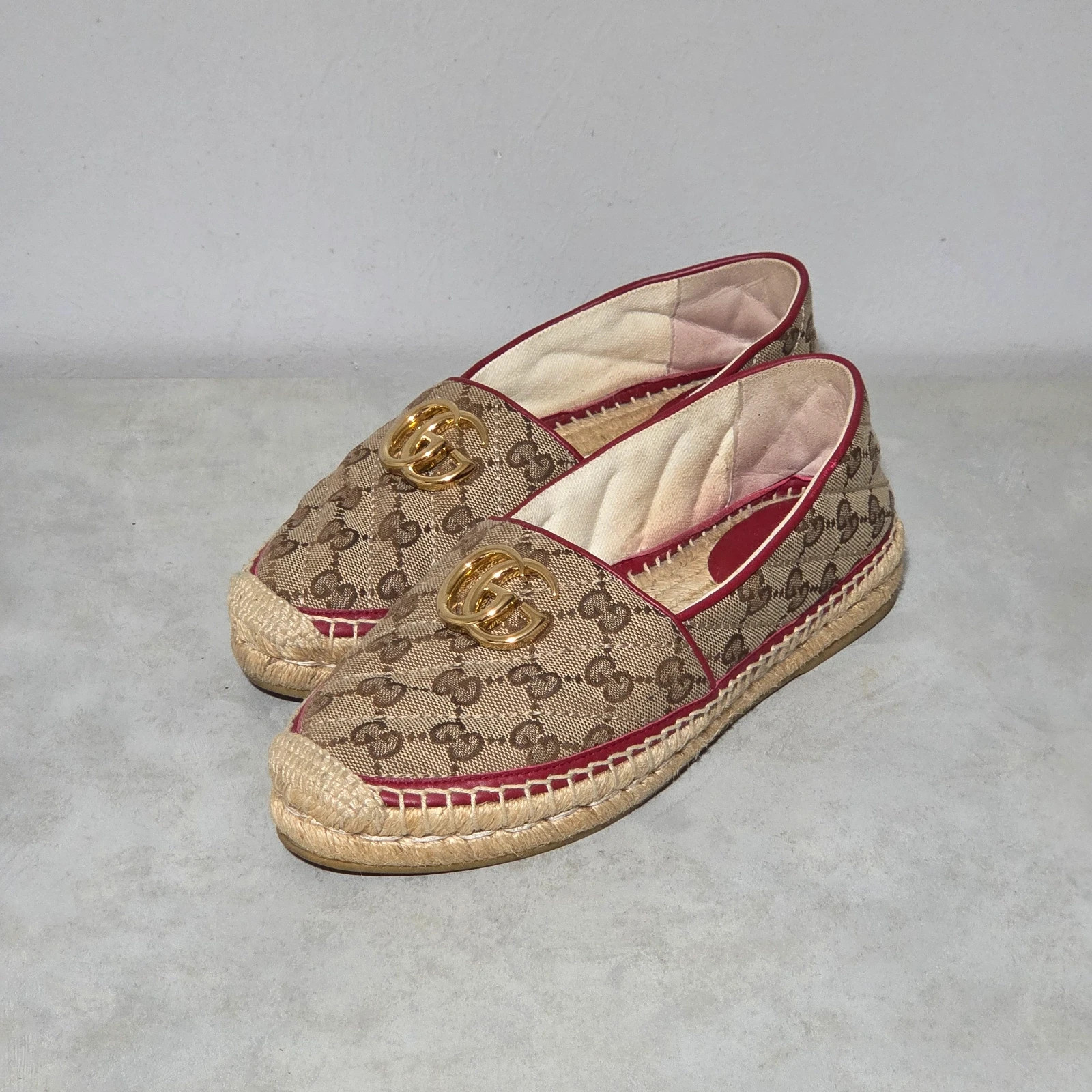 Chaussures été mocassin ballerines espadrilles sandale Gucci taille 36,5
