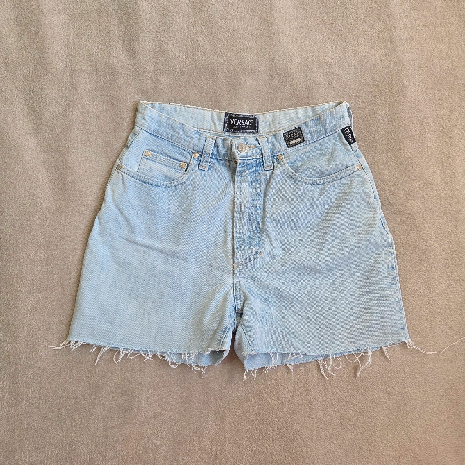 Short jeans taille haute versace jeans couture taille M – Versace Jeans Couture – taille M / 38 / 10 2