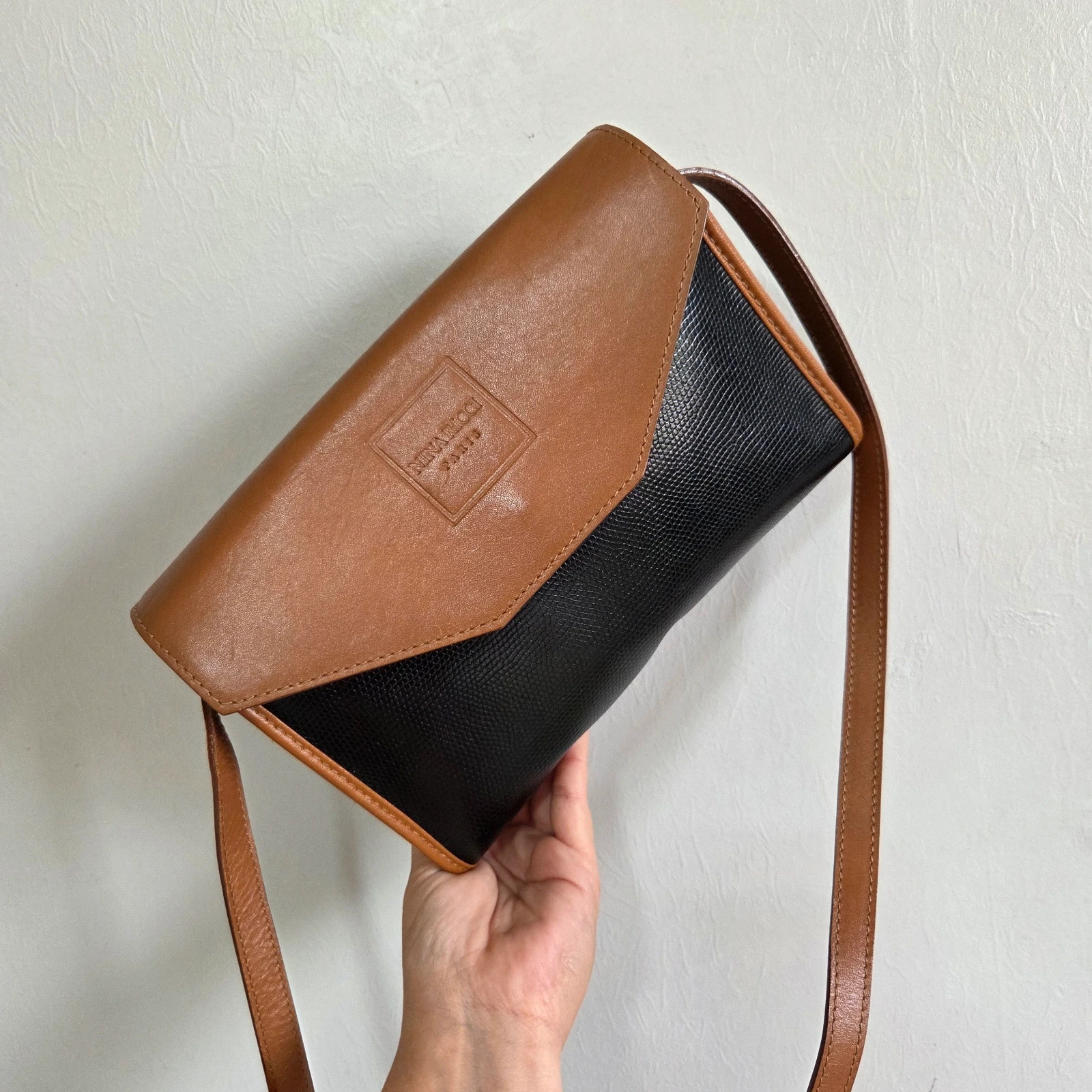 Sac a main bandoulière cuir marron noir Nina Ricci