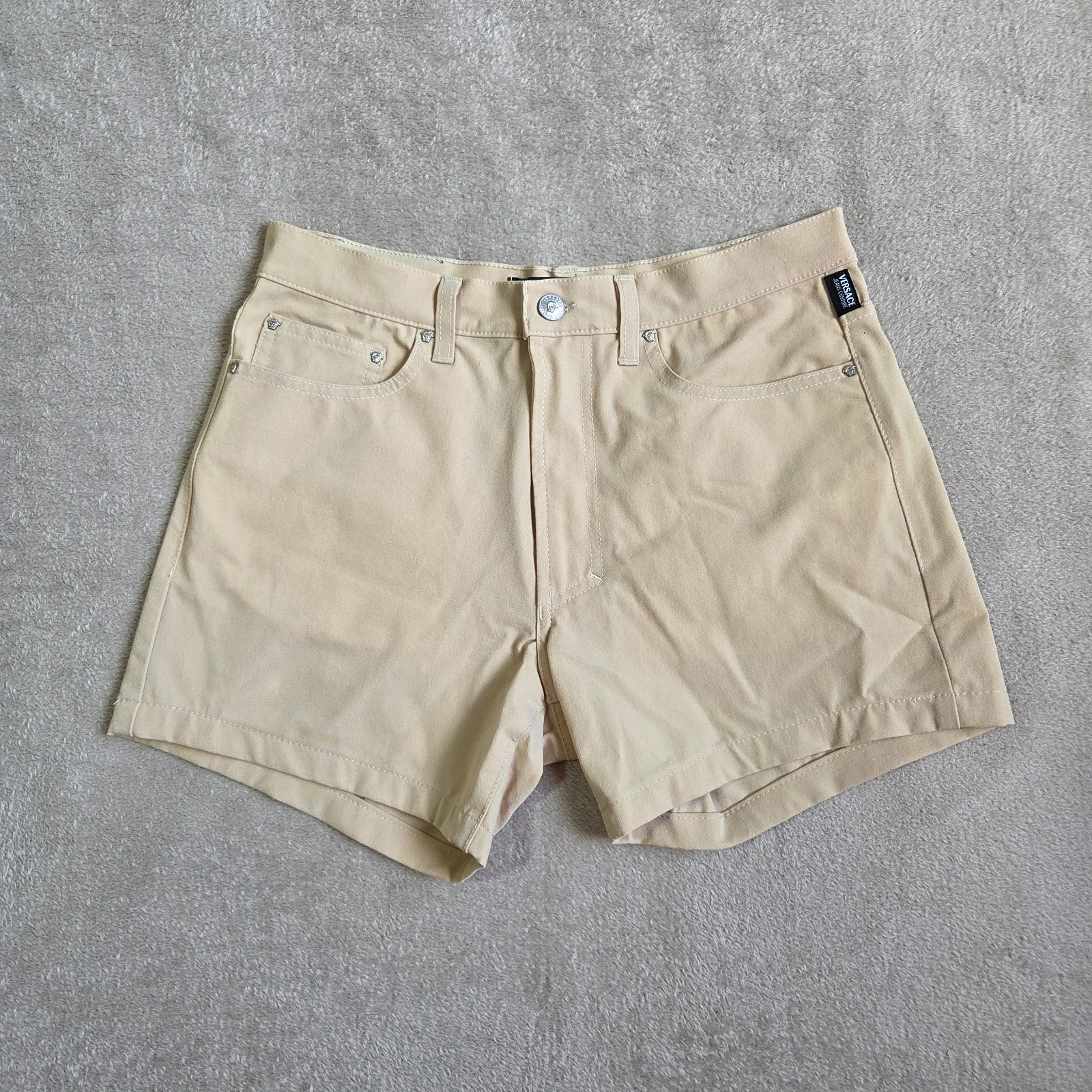Short beige versace jeans couture matière élastique taille L – Versace Jeans Couture – taille L / 40 / 12 2