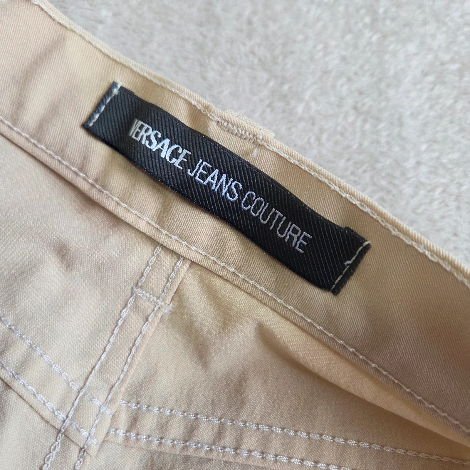 Short beige versace jeans couture matière élastique taille L – Versace Jeans Couture – taille L / 40 / 12 5