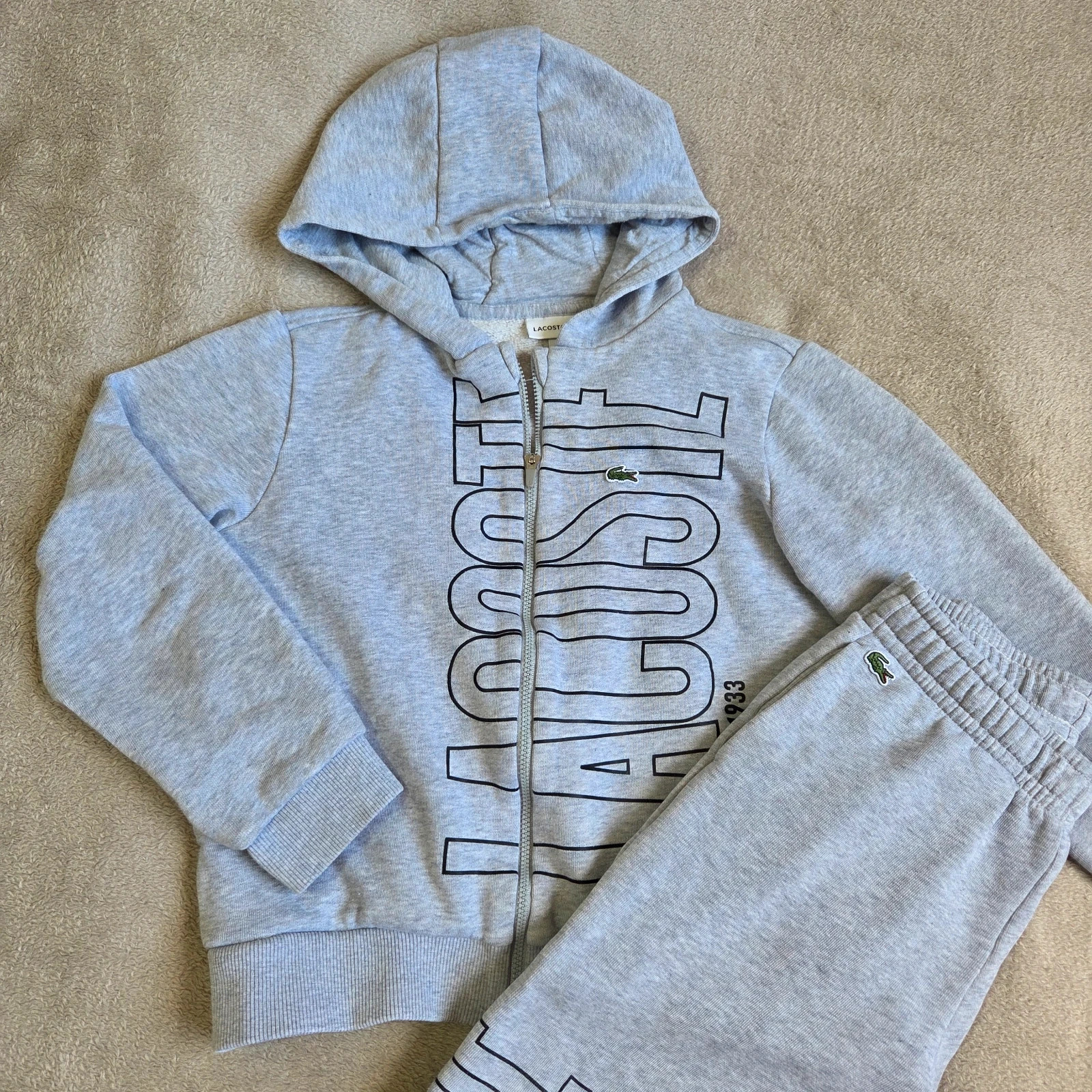 Ensemble survêtement jogging Lacoste gris enfant taille 10 ans – Lacoste – taille 10 ans / 140 cm 2