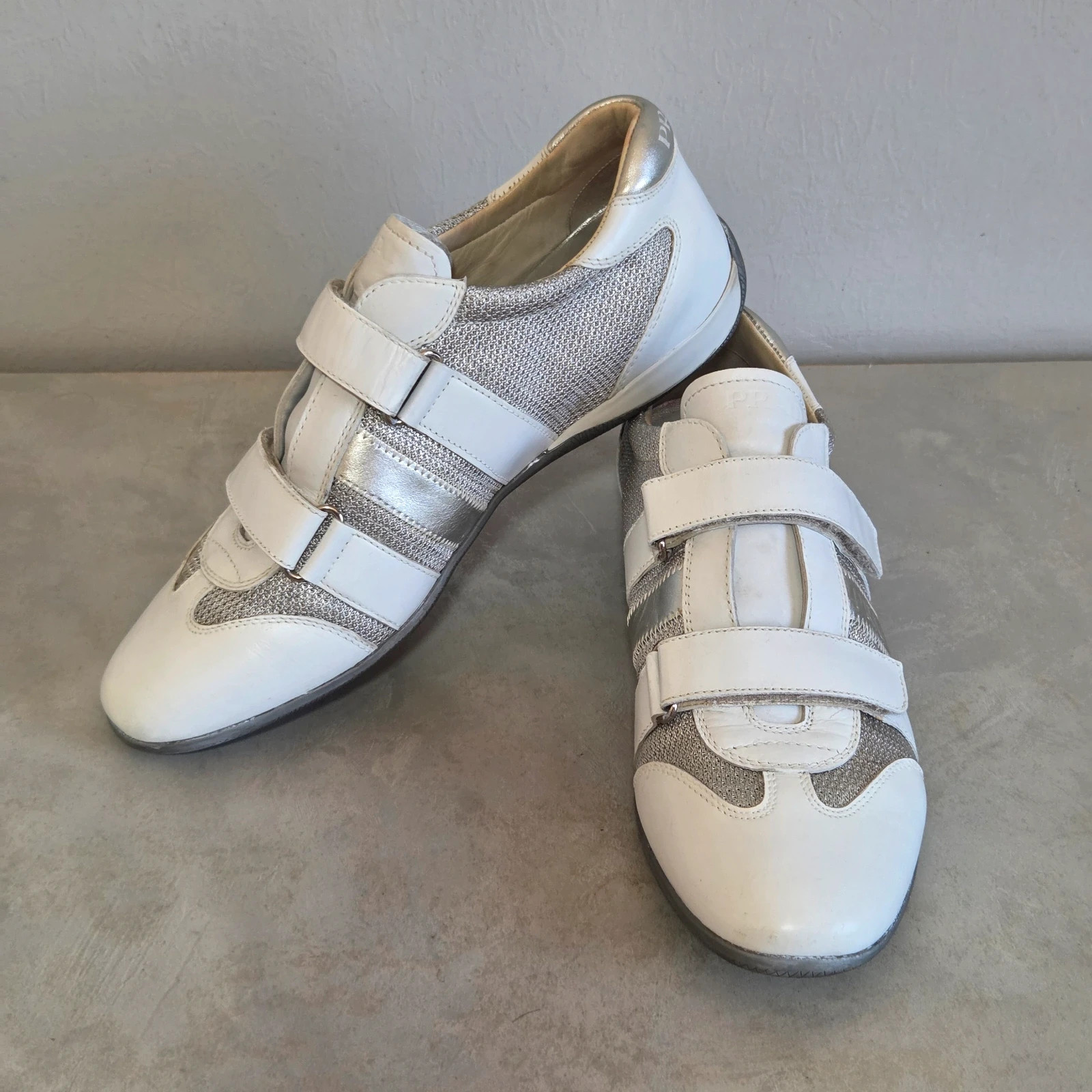 Sneakers basket prada taille 37 argenté blanc – Prada – taille 37 3
