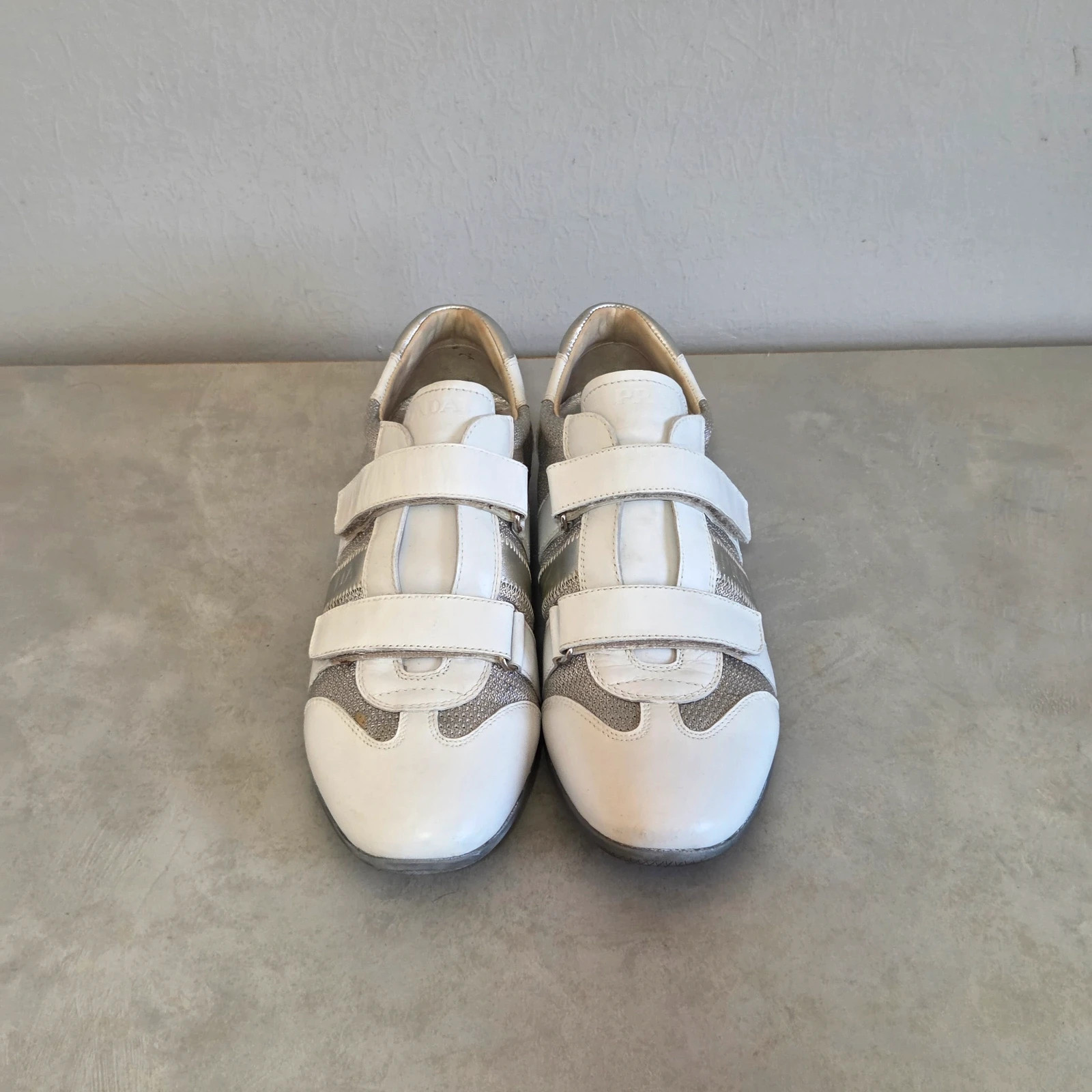 Sneakers basket prada taille 37 argenté blanc – Prada – taille 37 2