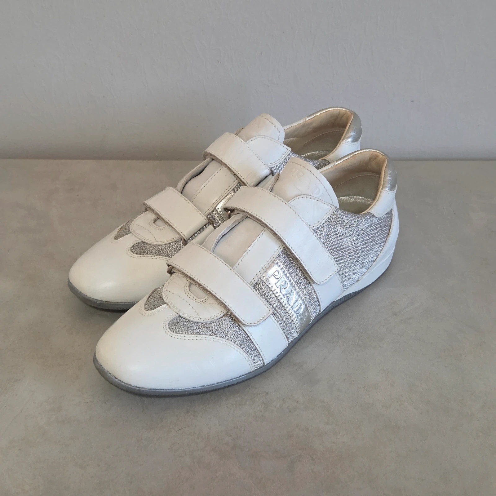 Sneakers basket prada taille 37 argenté blanc – Prada – taille 37 4