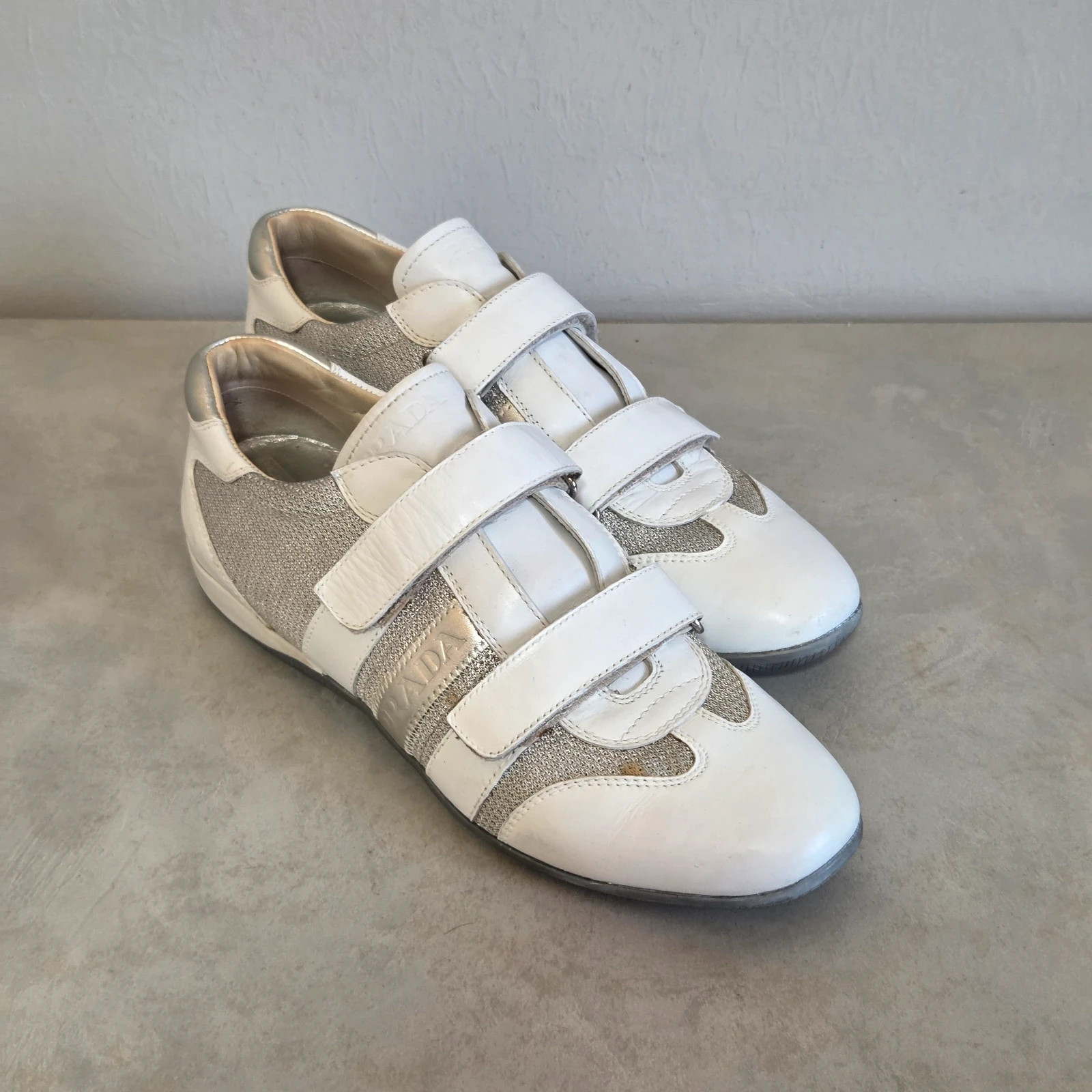 Sneakers basket prada taille 37 argenté blanc – Prada – taille 37 5