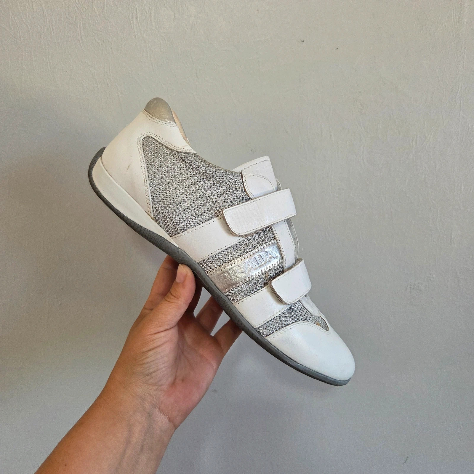 Sneakers basket prada taille 37 argenté blanc