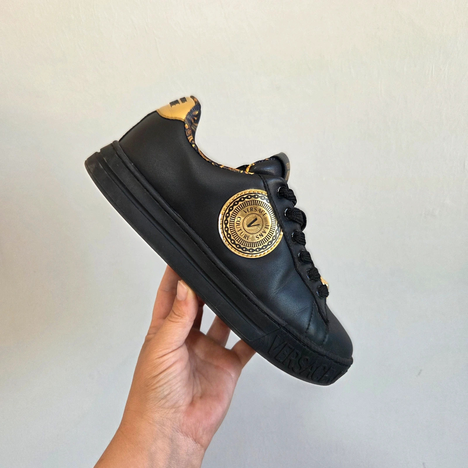 Sneakers basket trainers versace jeans couture taille 36 or doré noir