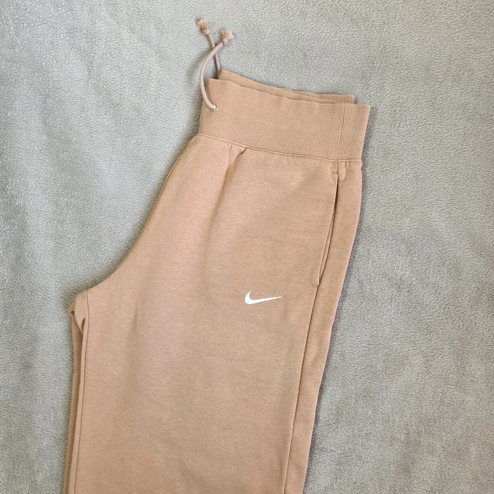 Pantalon survêtement jogging nike large oversize coupe droite taille L camel beige – Nike – taille L / 40 / 12 4