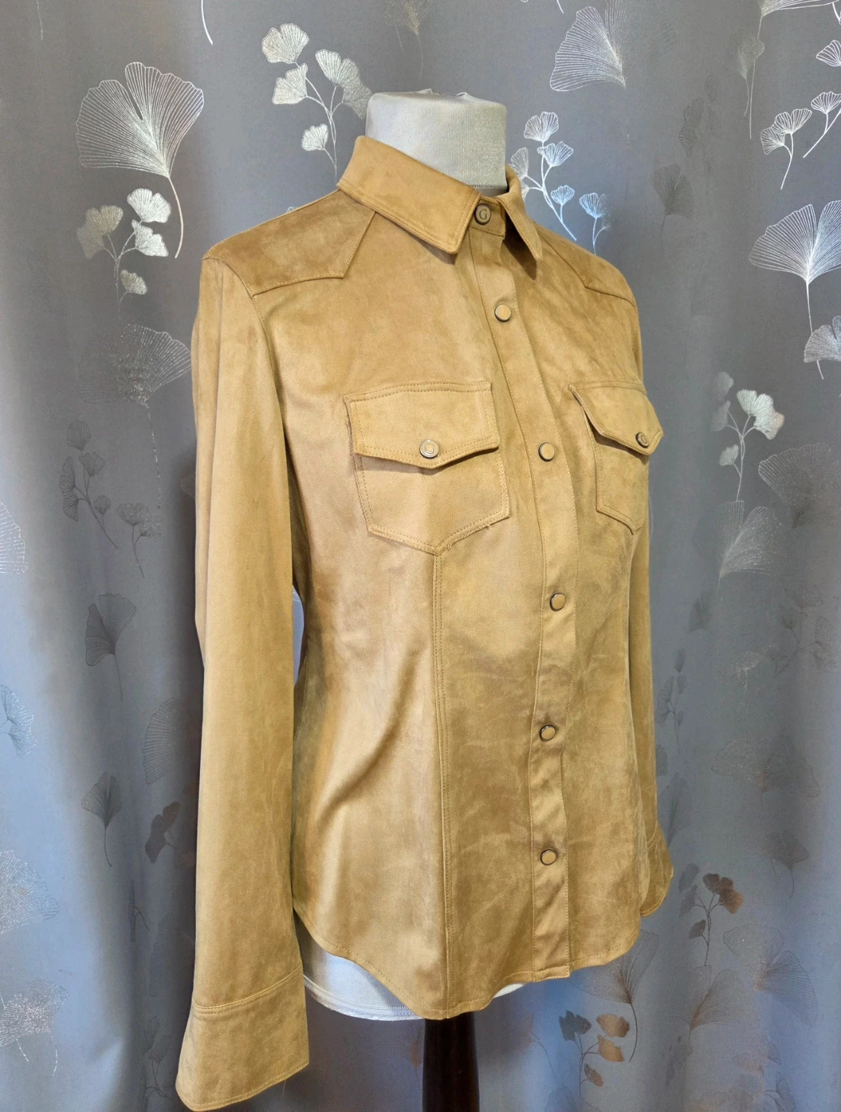 Chemise chemisier style velours camel Guess taille M – GUESS – taille M / 38 / 10 5