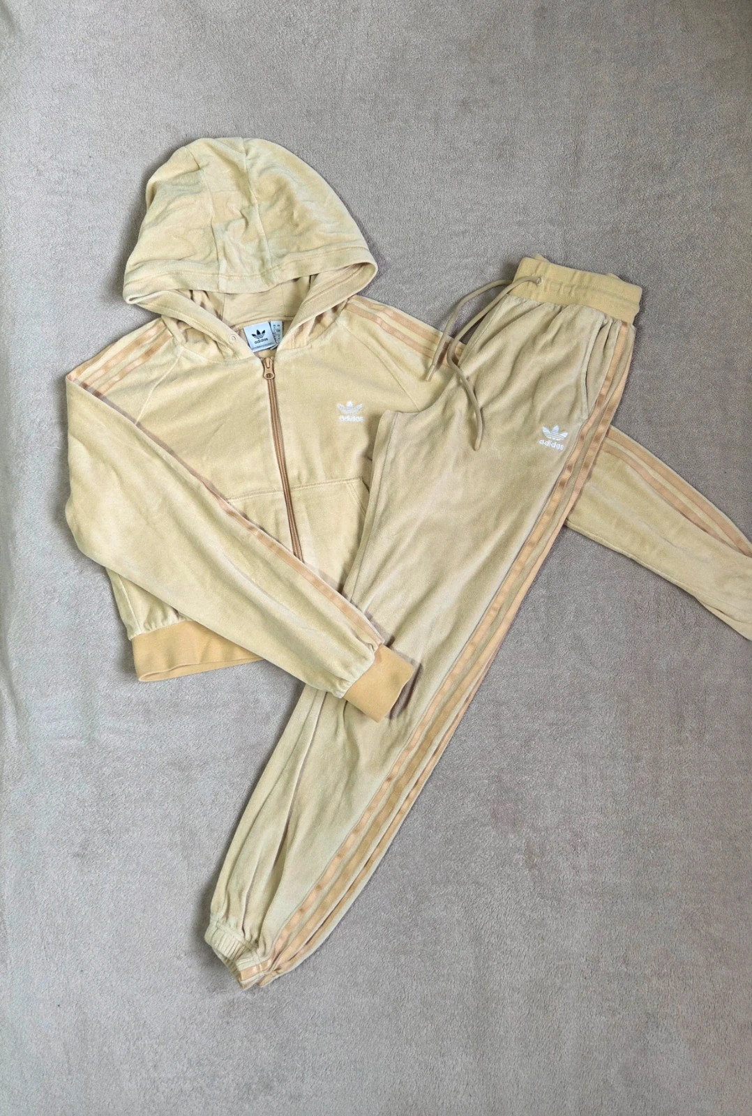Ensemble survêtement jogging Adidas vintage jaune pastel velour – adidas – taille S / 36 / 8