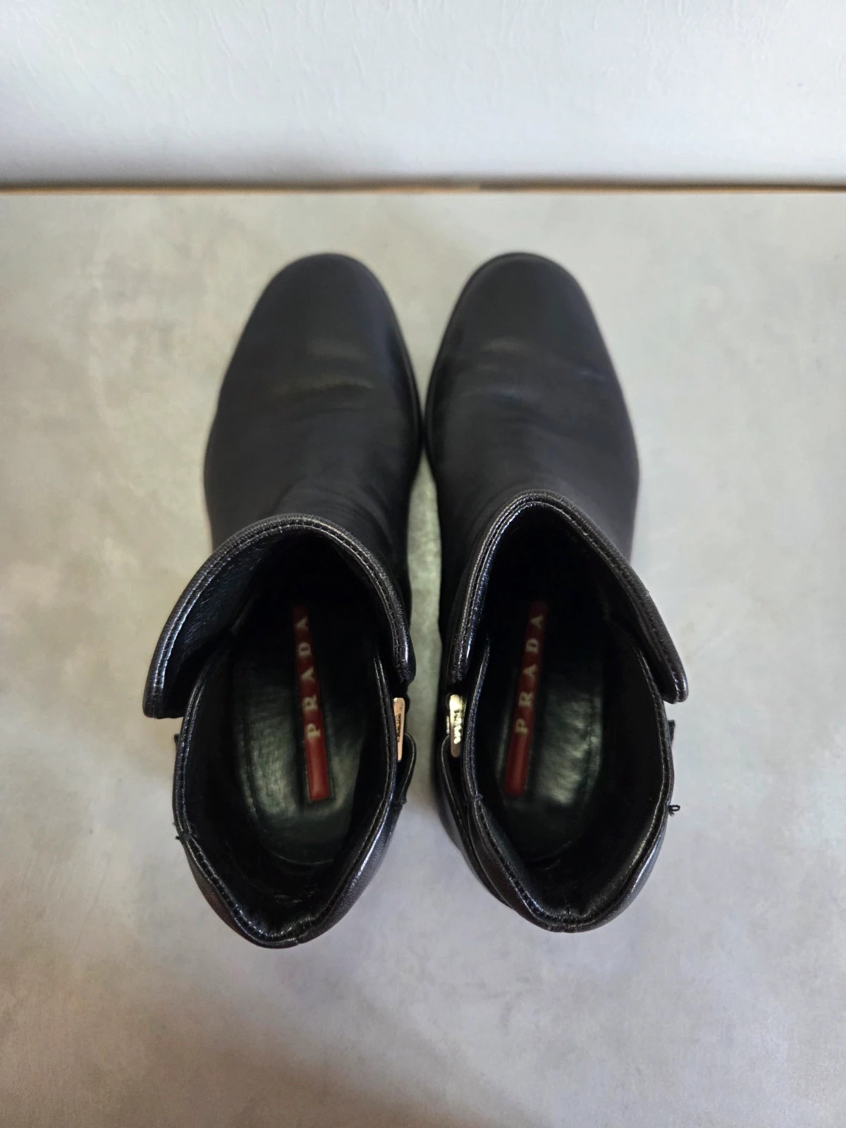 Botte bottine mis haute sans talons prada cuir noir taille 35/36 – Prada – taille 36 4