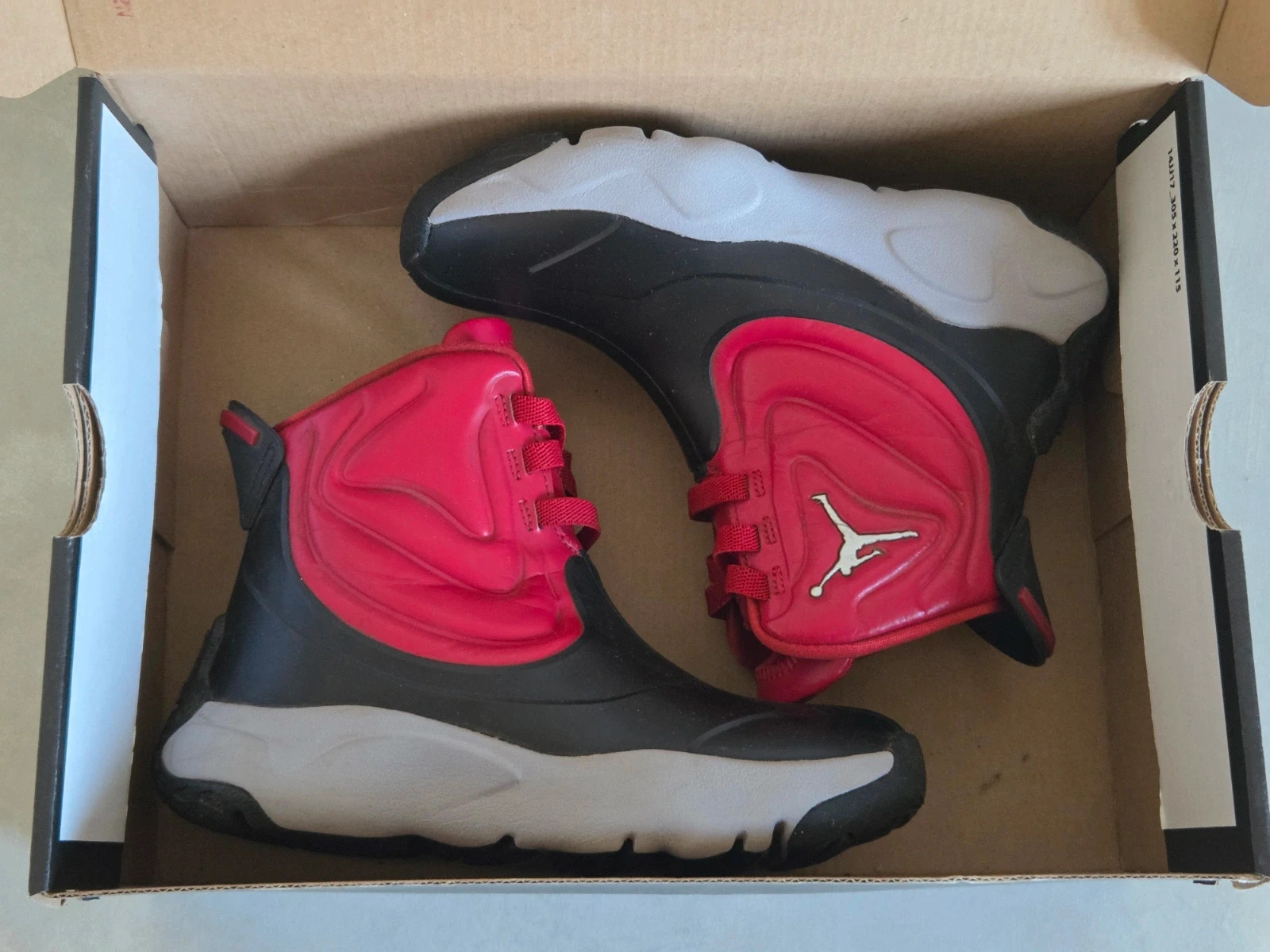 Botte bottine chaussures air Jordan enfant taille 31 – Jordan – taille 31 5