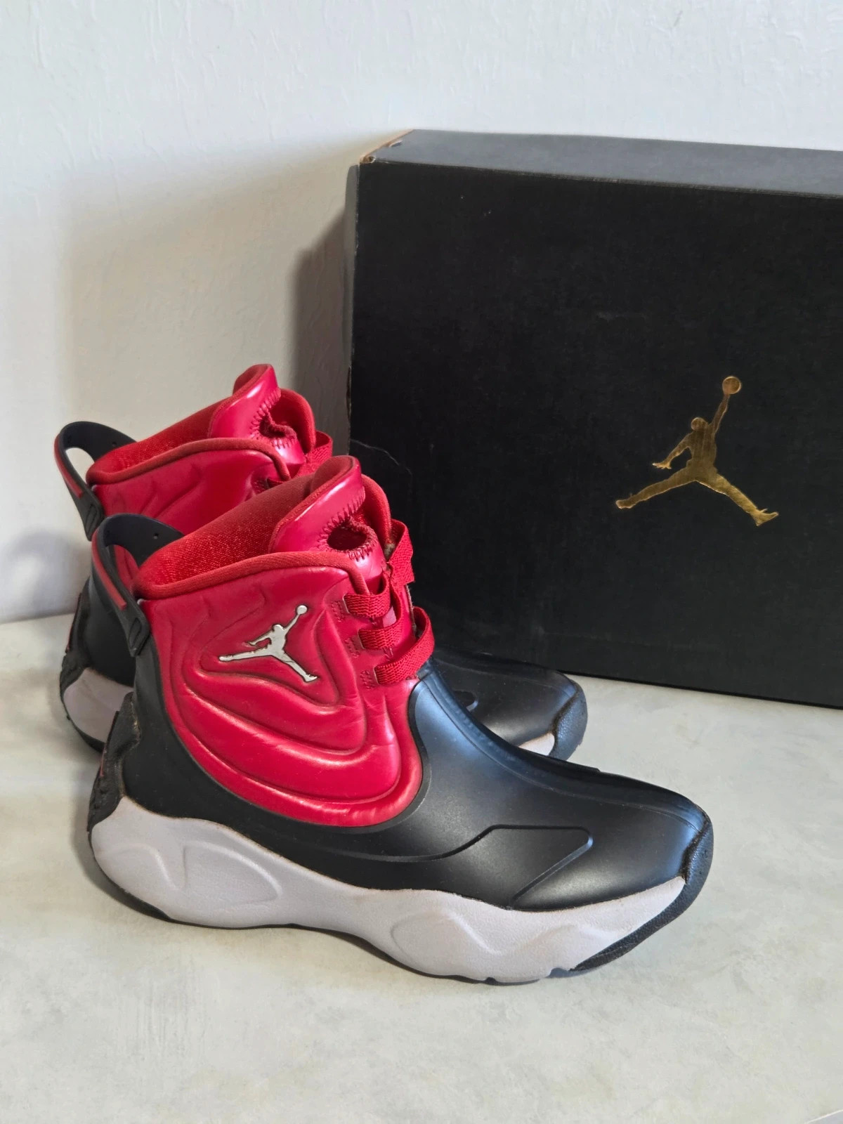 Botte bottine chaussures air Jordan enfant taille 31
