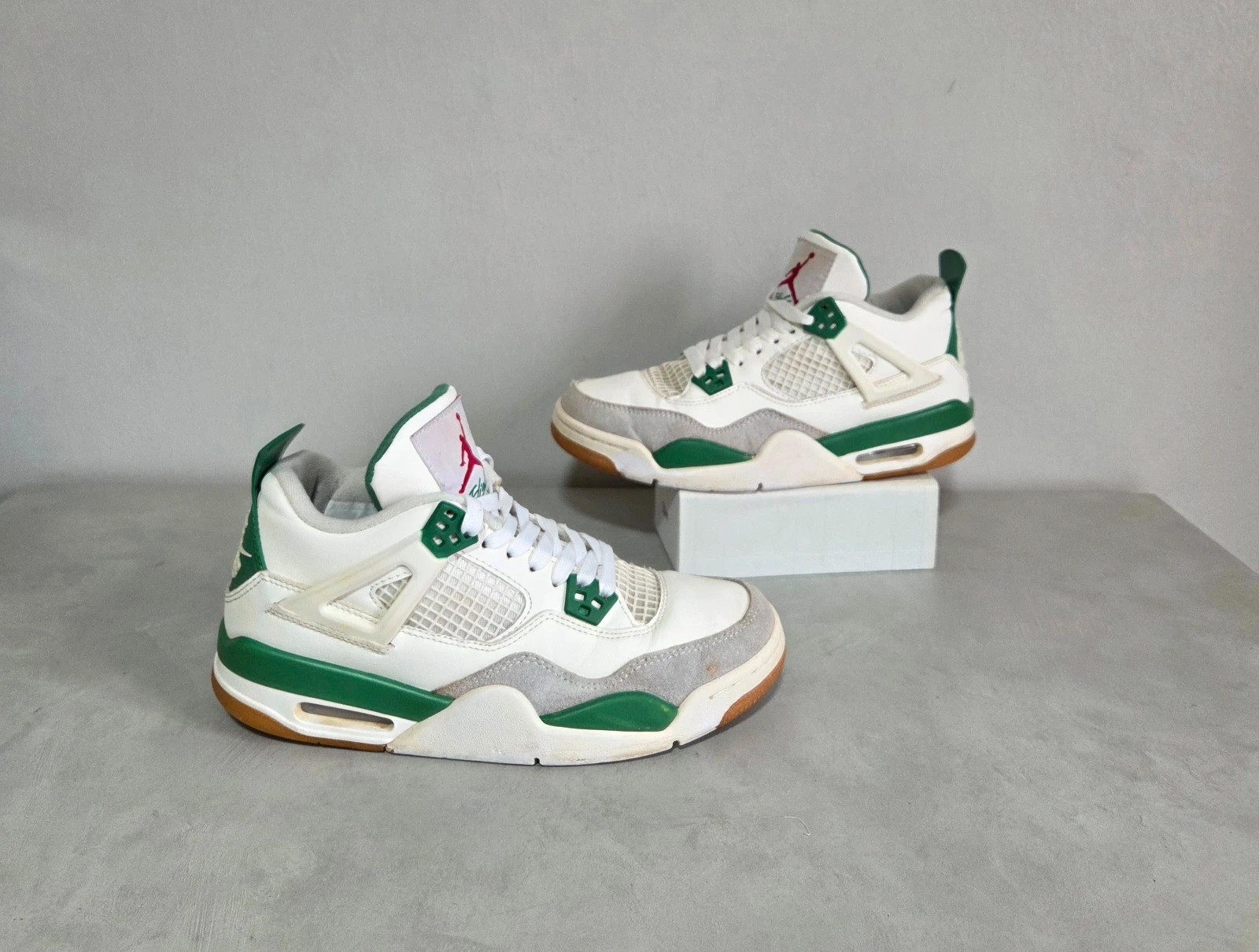 Sneakers basket air Jordan 4 SB taille 38 blanc vert
