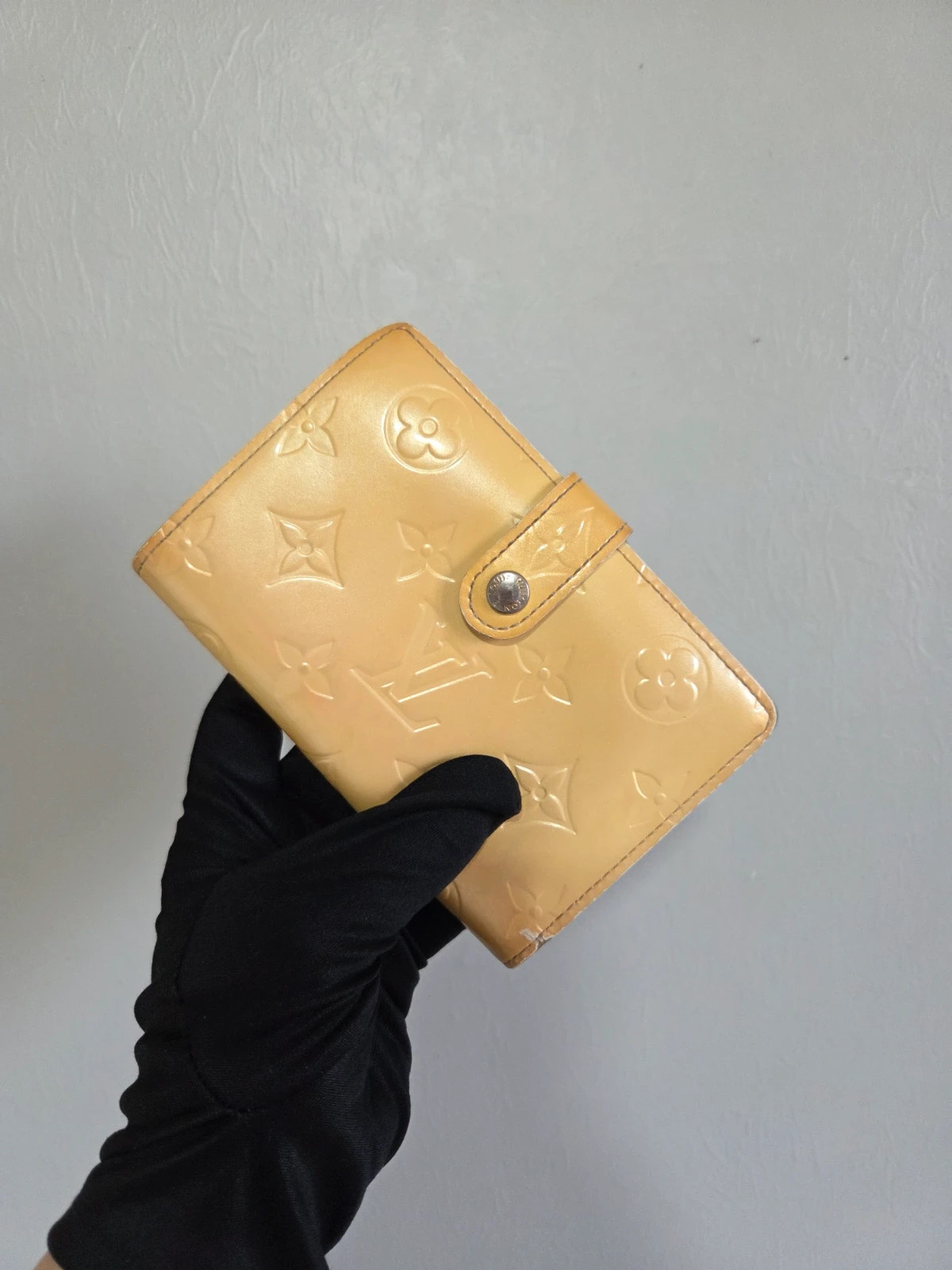 Porte monnaie porte feuille Porte carte Louis vuitton cuir vernis jaune pâle