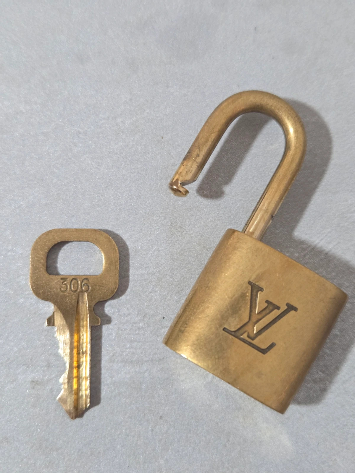 Accessoires cadenas Louis vuitton n°306 – Louis Vuitton 3