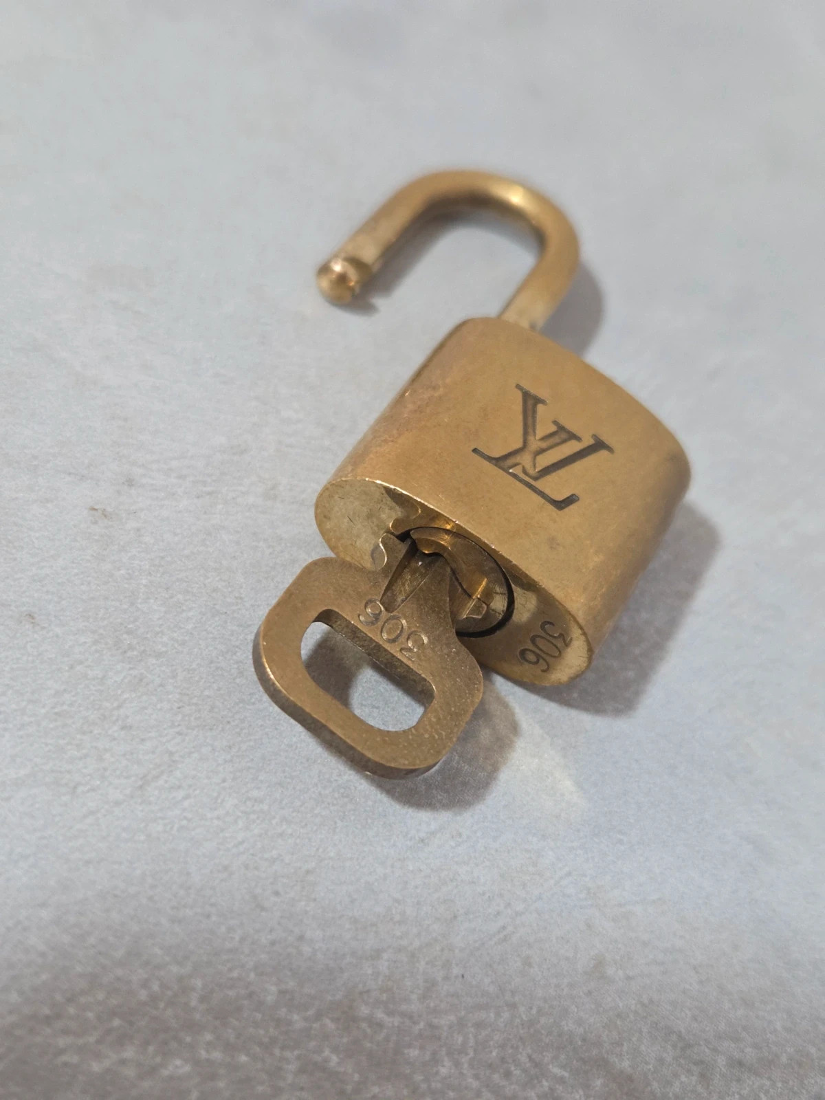 Accessoires cadenas Louis vuitton n°306 – Louis Vuitton 4