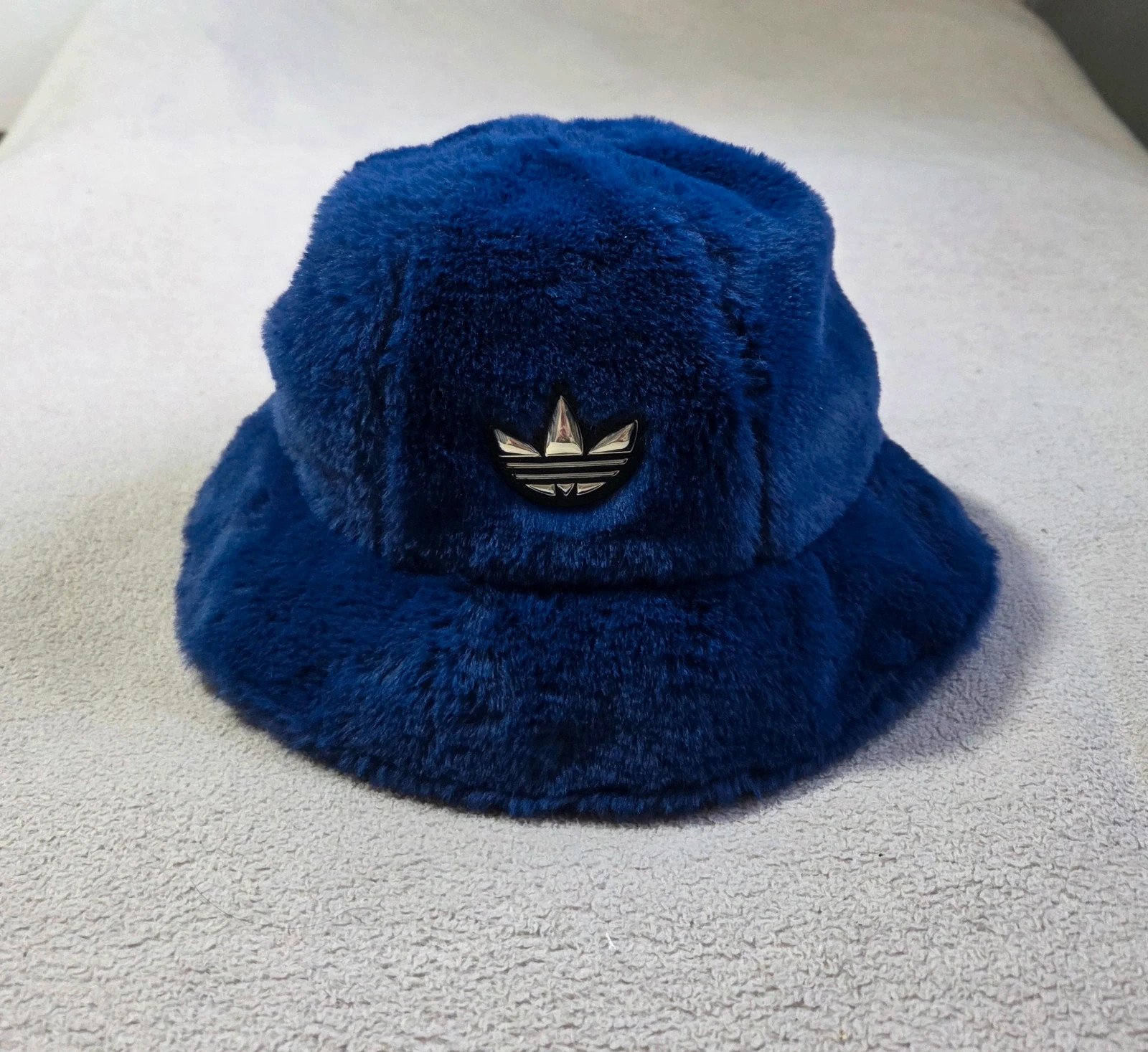 Bob chapeau polaire Adidas vintage femme homme – adidas – taille Taille unique