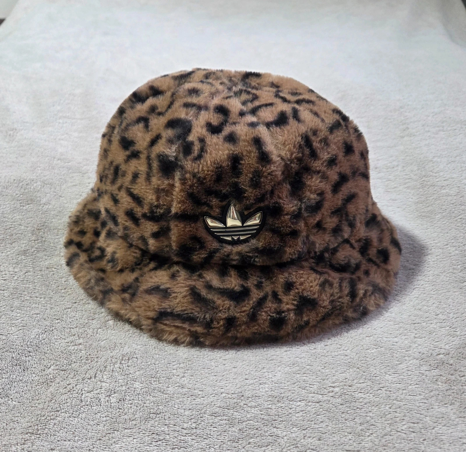 Bob chapeau fluffy polaire léopard Adidas – adidas – taille Taille unique