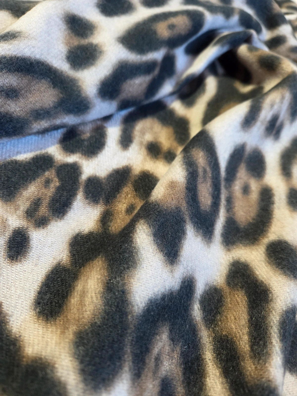 Écharpe léopard 100% cachemire – Cashmere 5