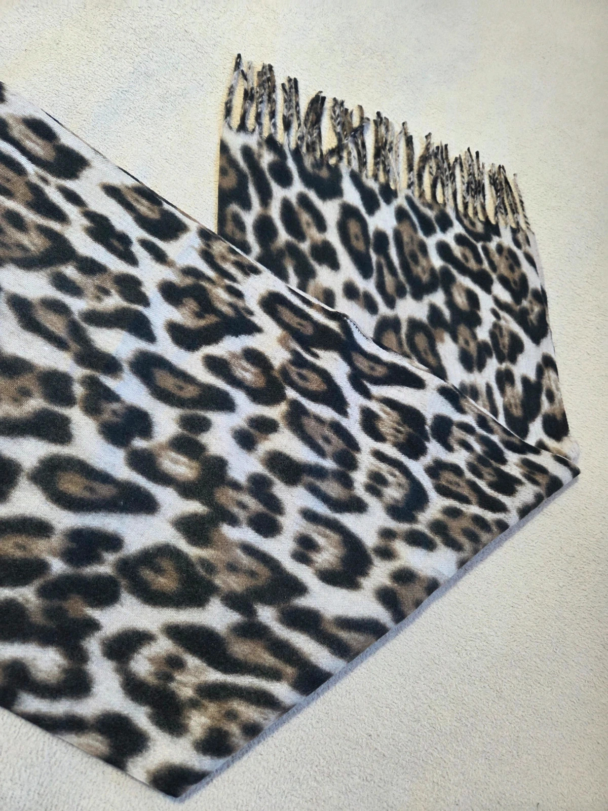 Écharpe léopard 100% cachemire – Cashmere 4