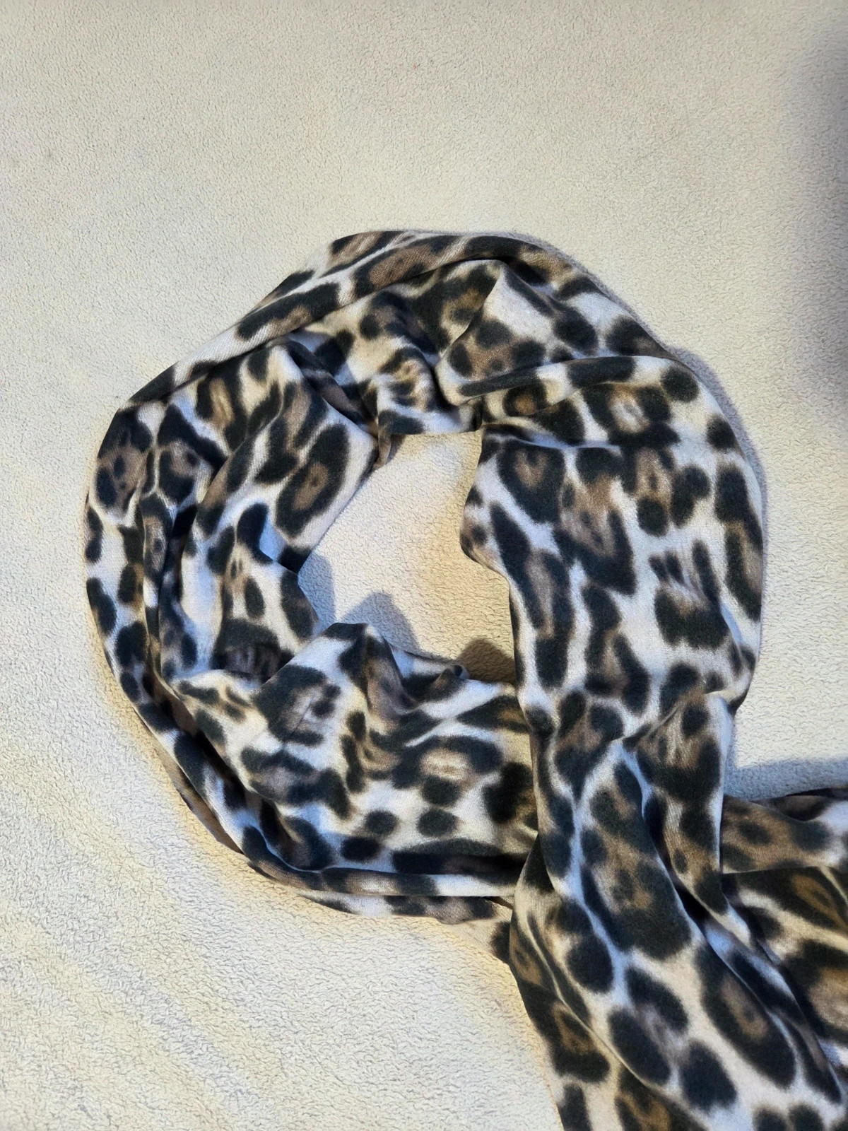 Écharpe léopard 100% cachemire – Cashmere 3