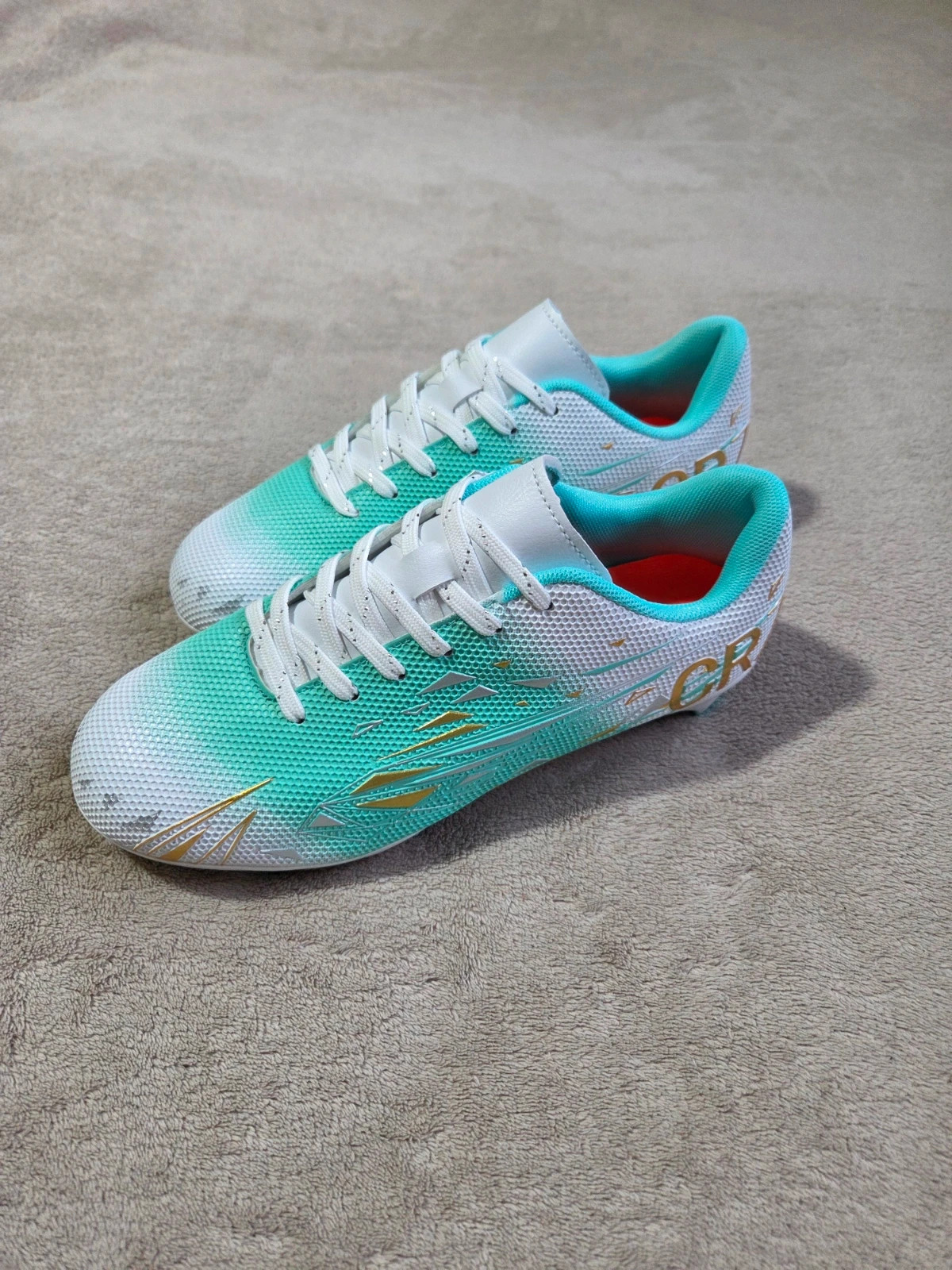 Chaussures de foot crampons CR7 taille 38 neuf – CR7 – taille 38 5