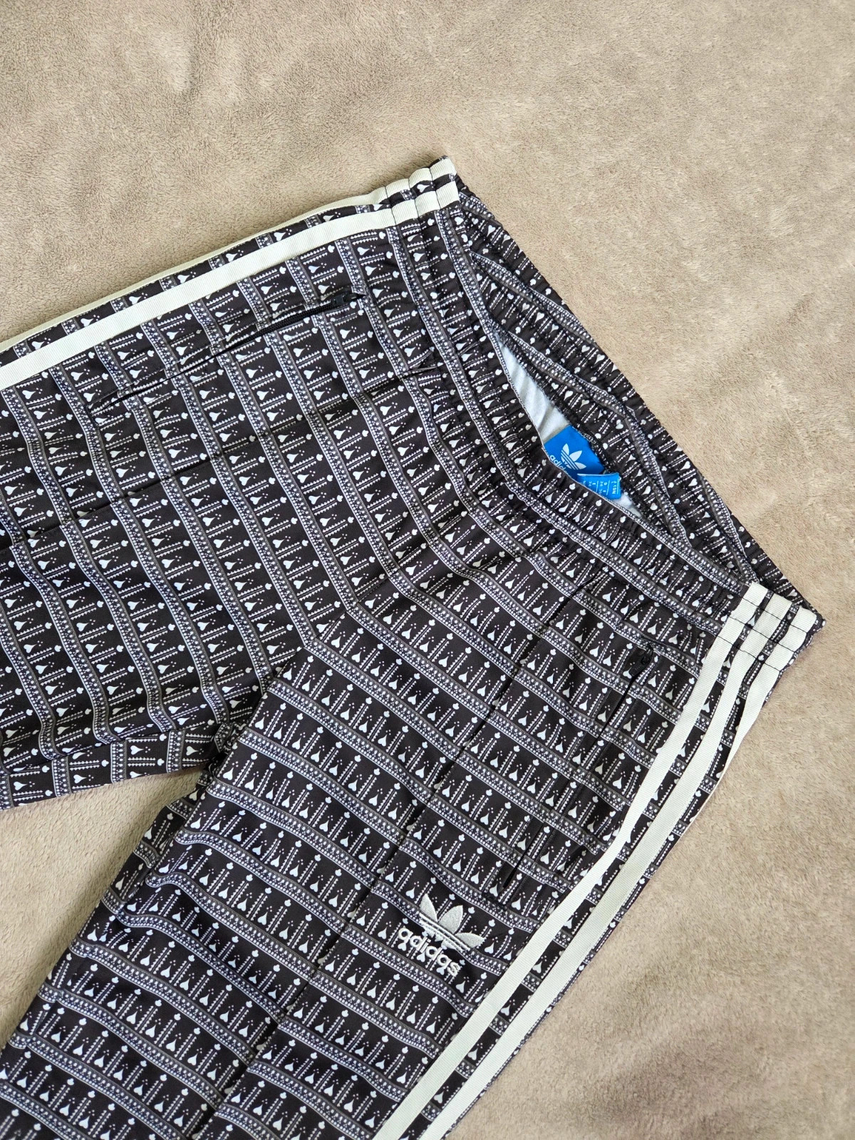 Pantalon survêtement jogging jambe large Adidas motif taille S 36 – adidas – taille S / 36 / 8 3