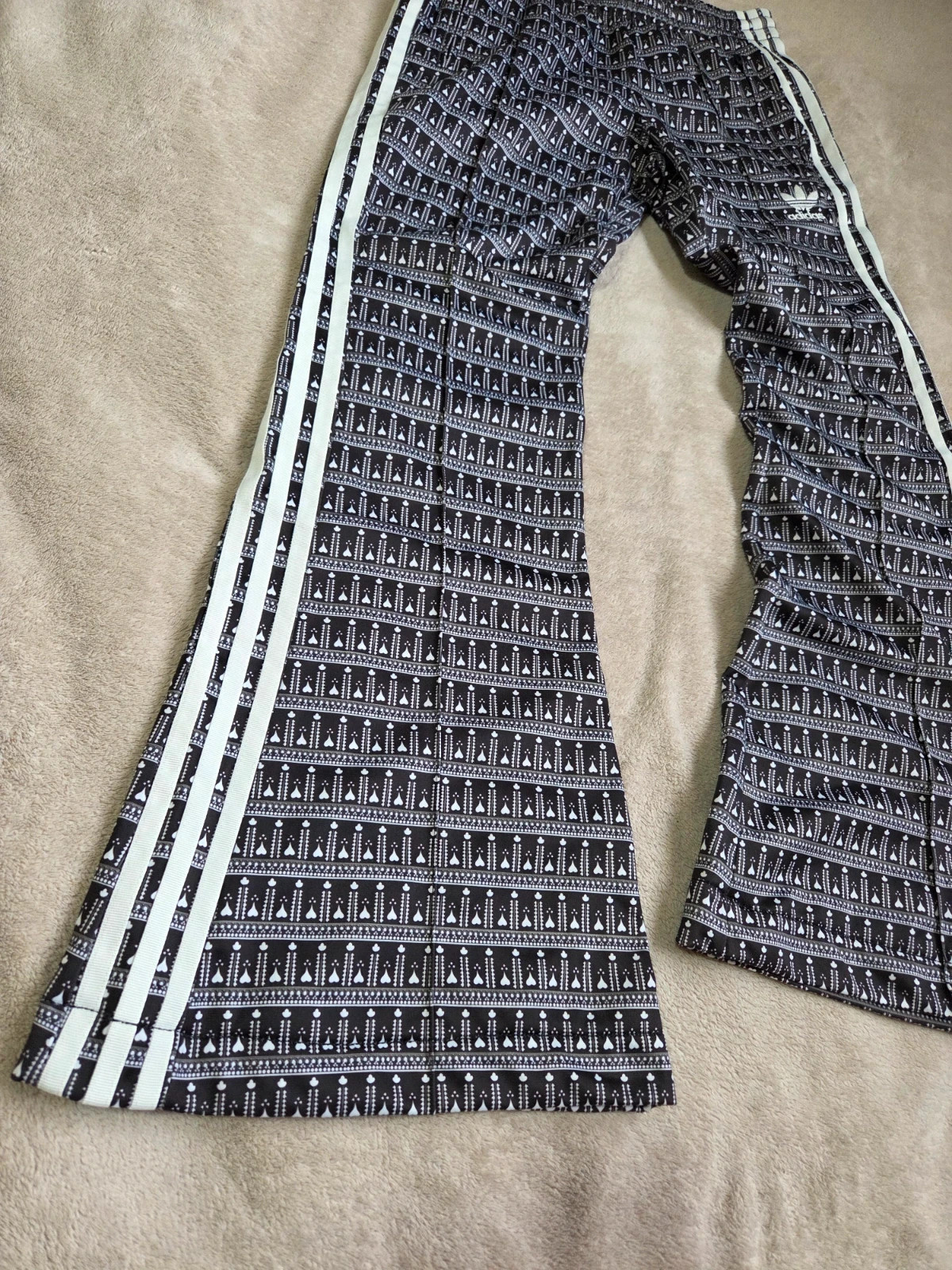 Pantalon survêtement jogging jambe large Adidas motif taille S 36 – adidas – taille S / 36 / 8 2