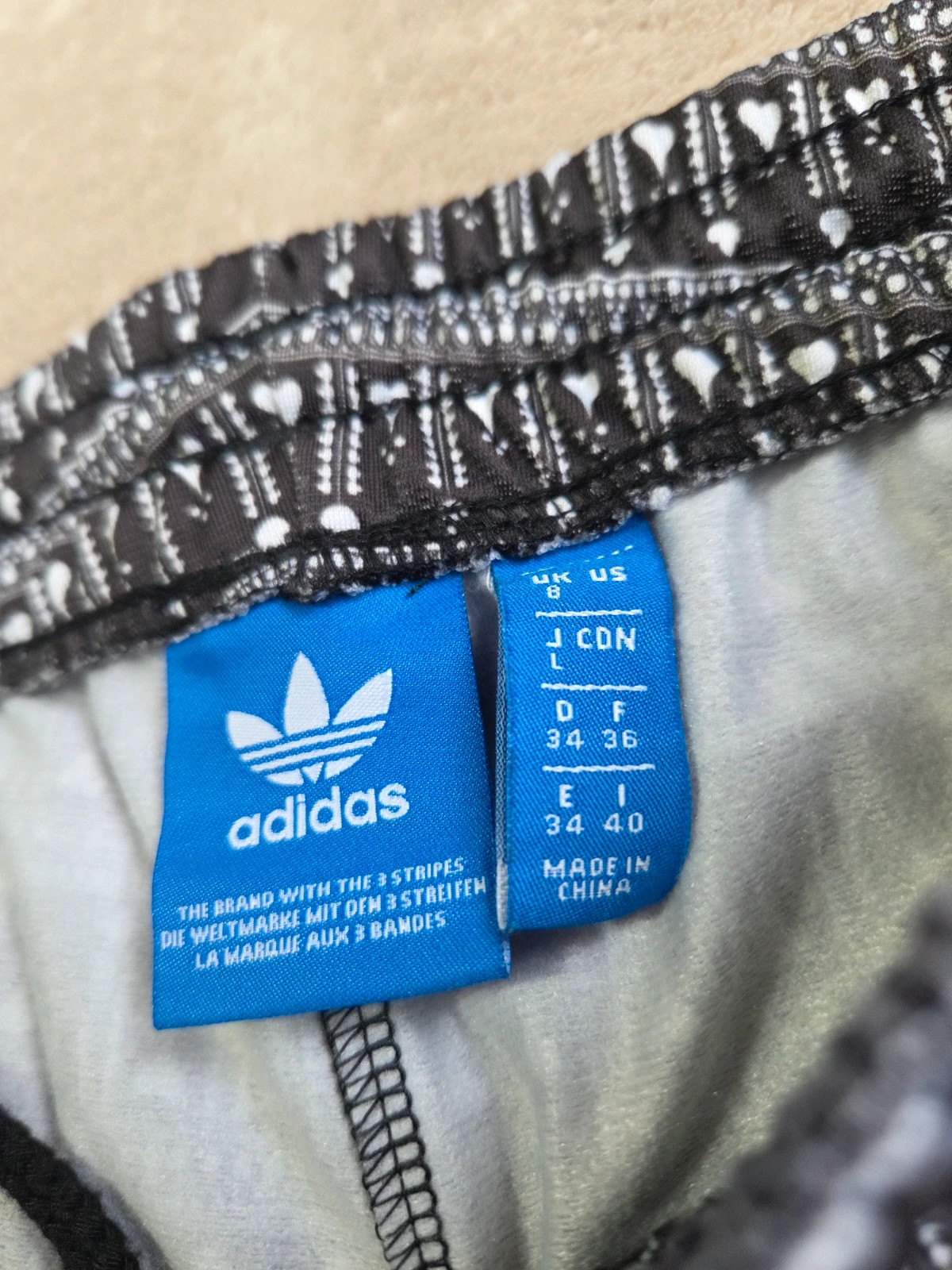 Pantalon survêtement jogging jambe large Adidas motif taille S 36 – adidas – taille S / 36 / 8 5