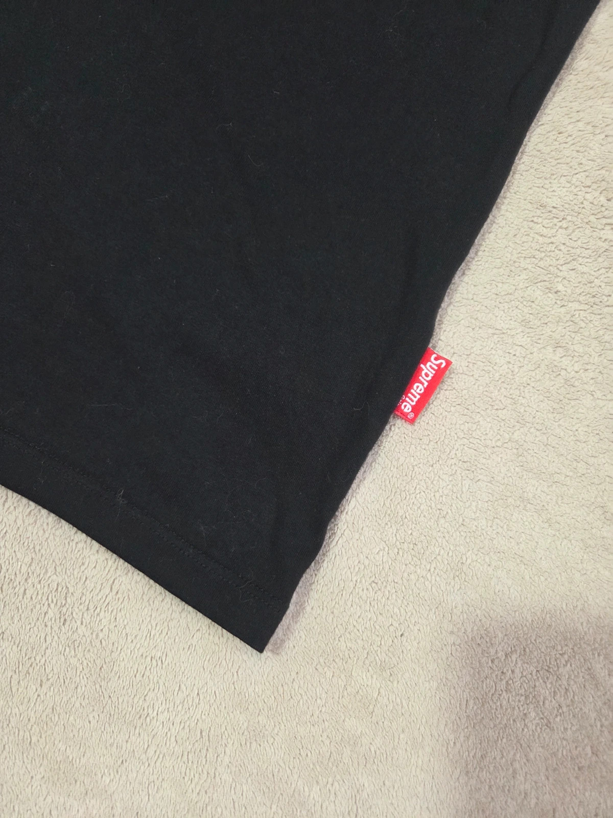 T-shirt Supreme taille S logo brodé – Supreme – taille S / 36 / 8 3